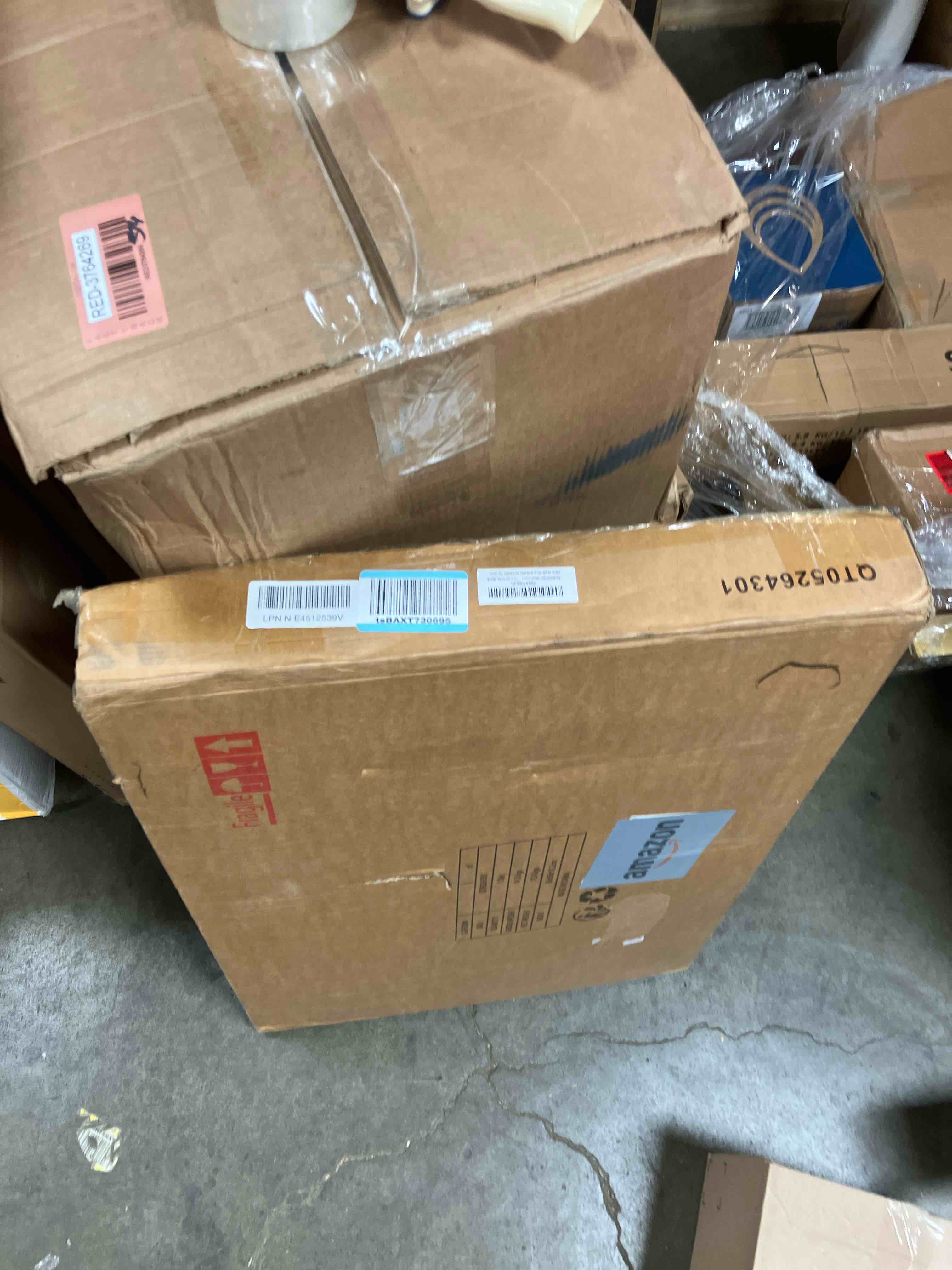https://s3.amazonaws.com/lotting-images-prod/phillipi/RED3764272_1741983554042.jpeg