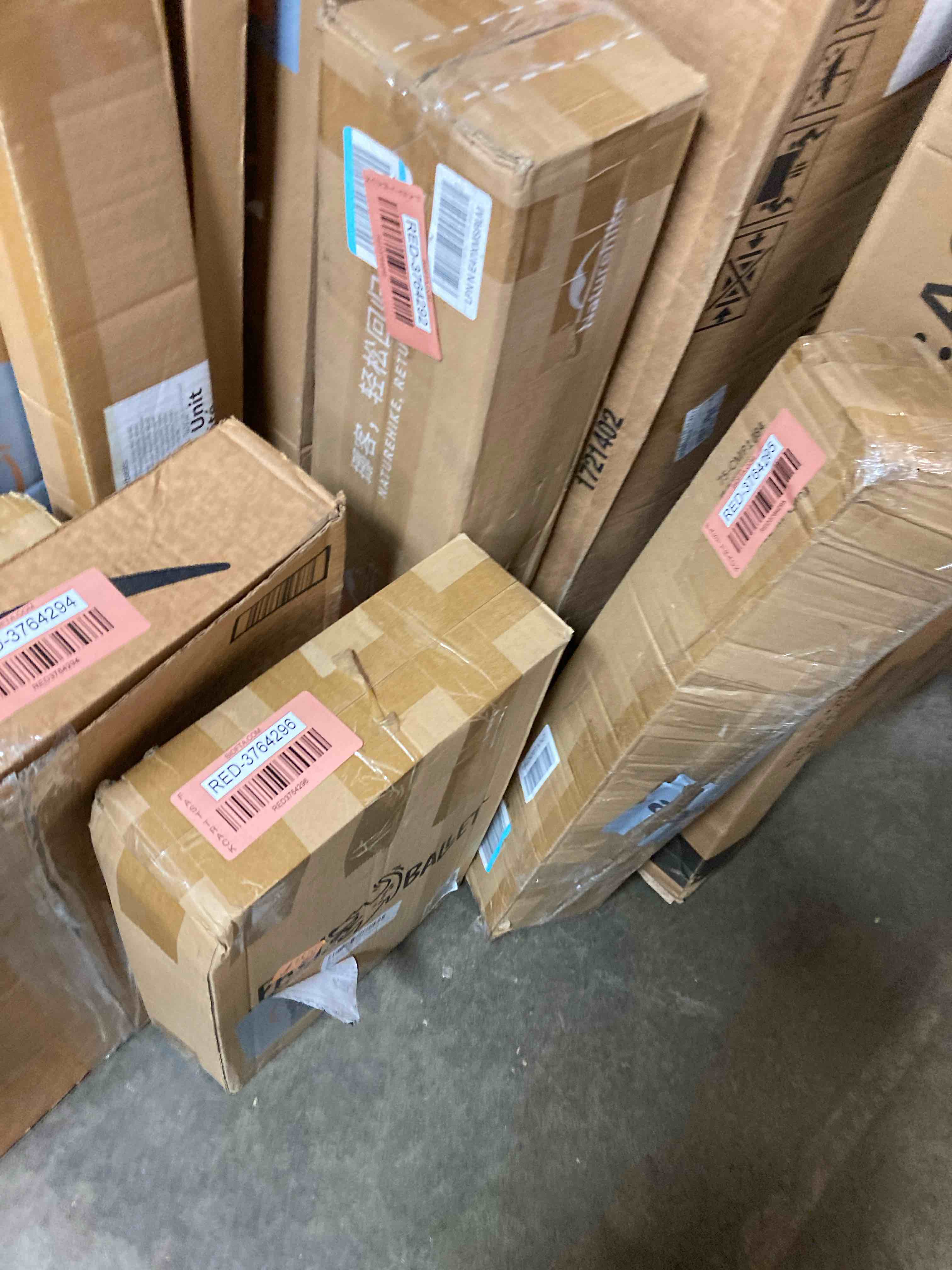 https://s3.amazonaws.com/lotting-images-prod/phillipi/RED3764296_1741984632370.jpeg