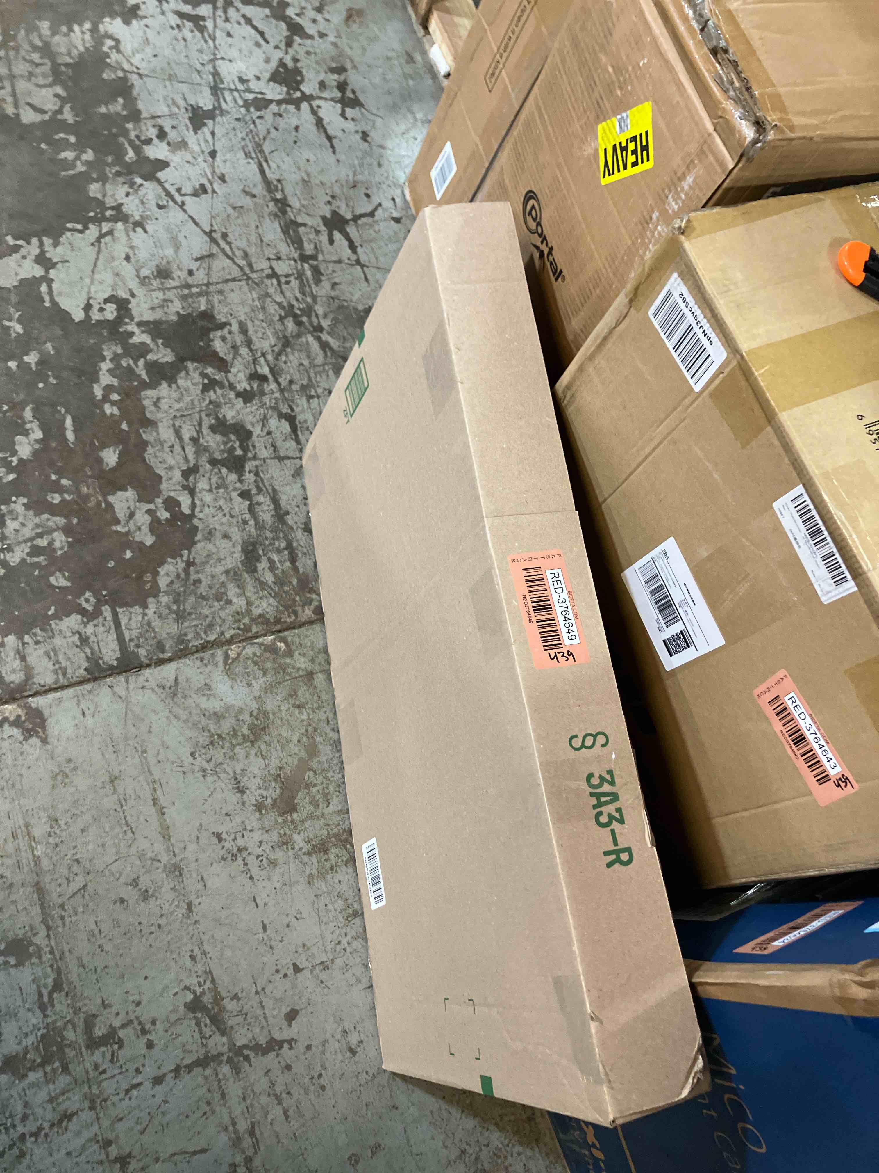 https://s3.amazonaws.com/lotting-images-prod/phillipi/RED3764649_1743004388492.jpeg
