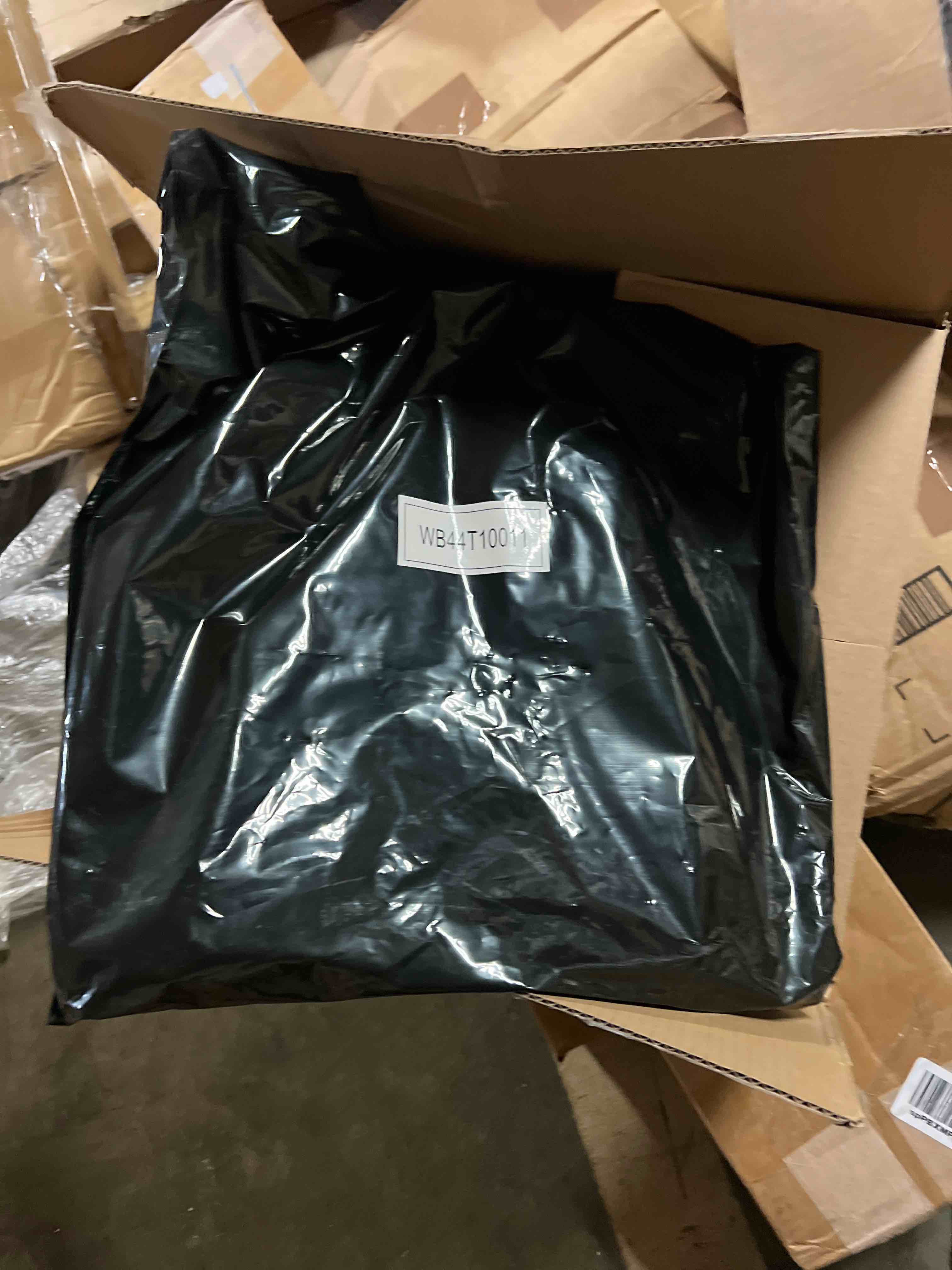 https://s3.amazonaws.com/lotting-images-prod/phillipi/RED3765518_1737204094073.jpeg