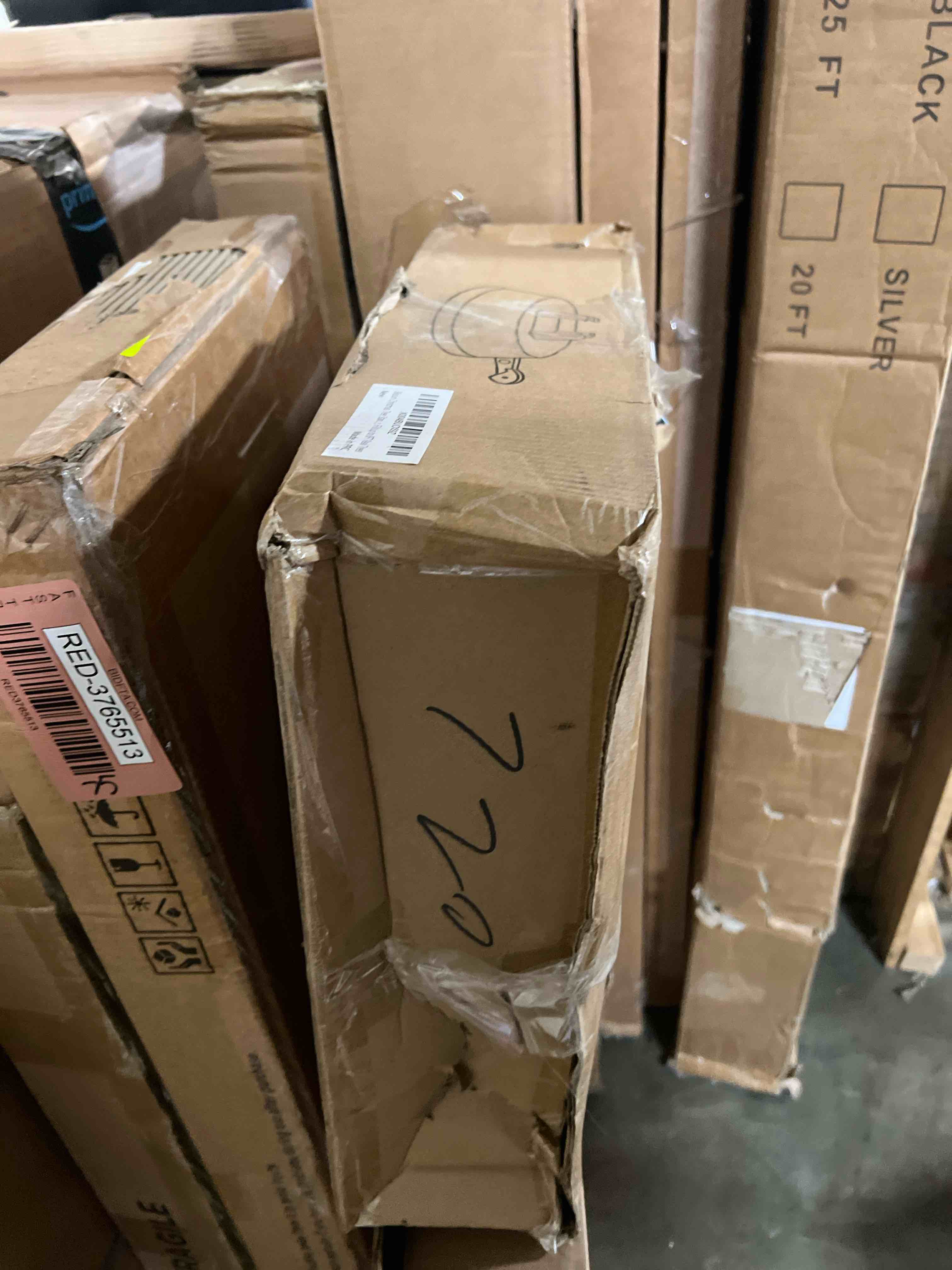 https://s3.amazonaws.com/lotting-images-prod/phillipi/RED3765522_1737204308196.jpeg