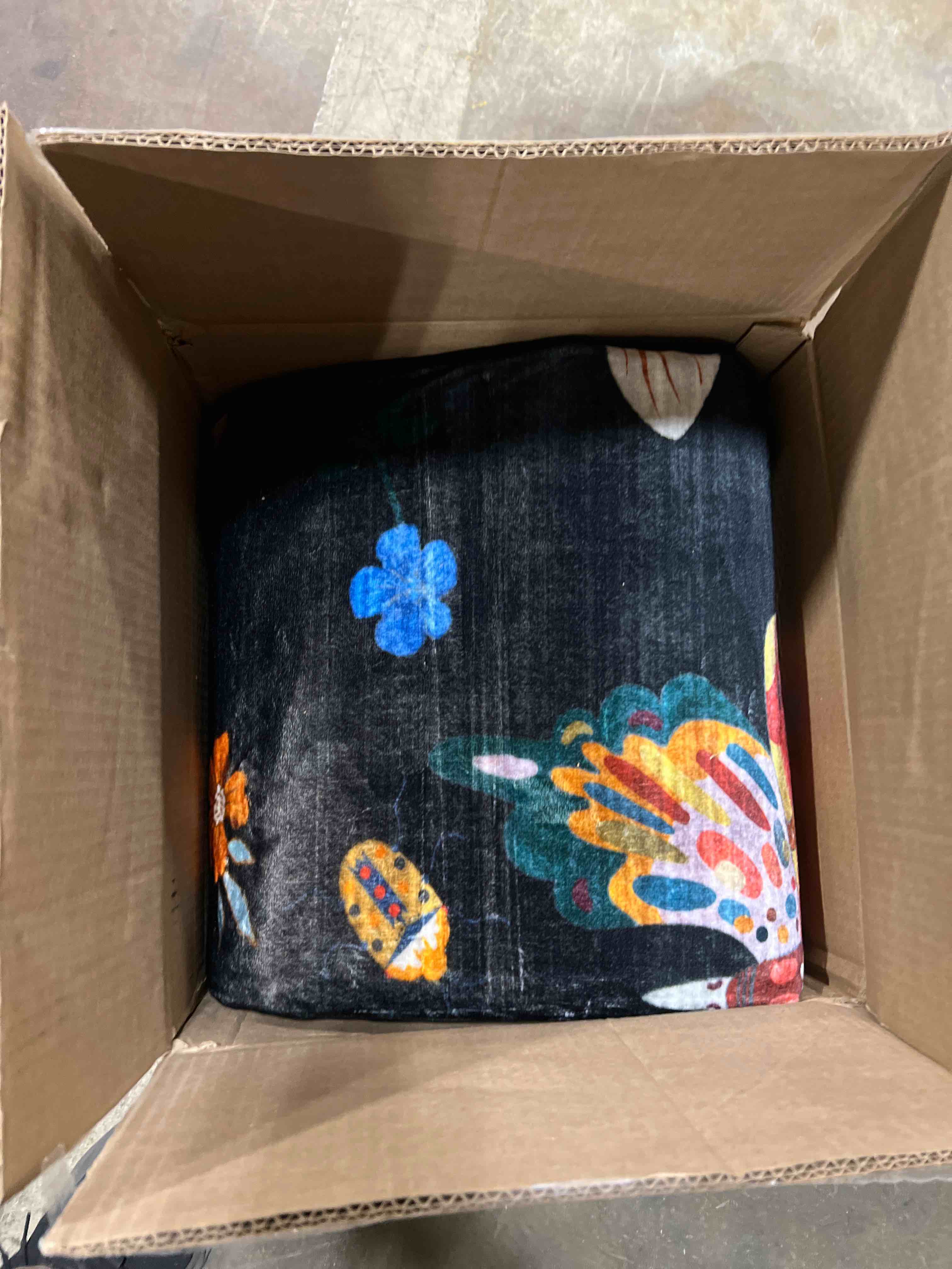 https://s3.amazonaws.com/lotting-images-prod/phillipi/RED3765862_1737561003122.jpeg