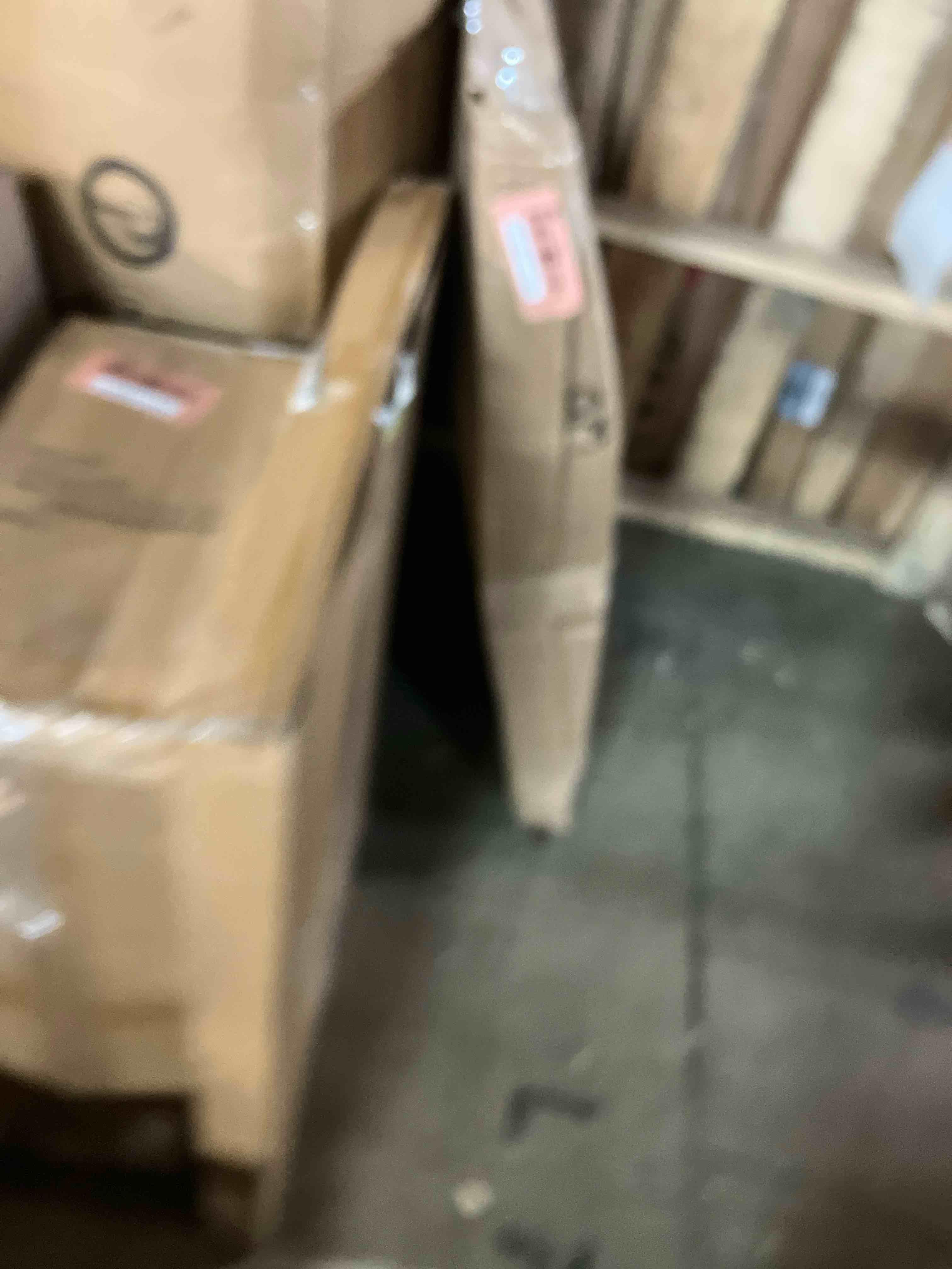 https://s3.amazonaws.com/lotting-images-prod/phillipi/RED3766102_1737918554361.jpeg