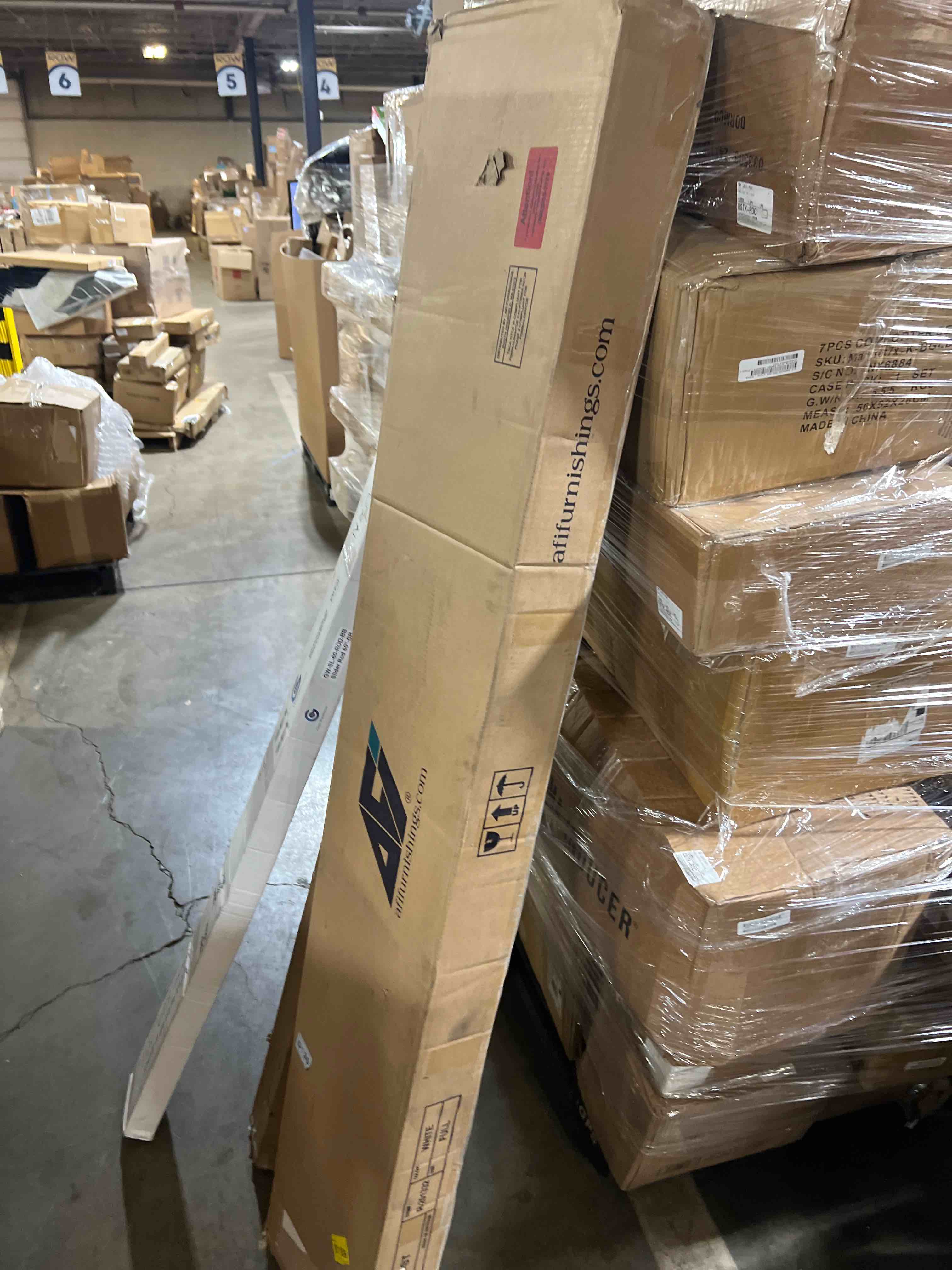 https://s3.amazonaws.com/lotting-images-prod/phillipi/RED3766296_1738166566734.jpeg
