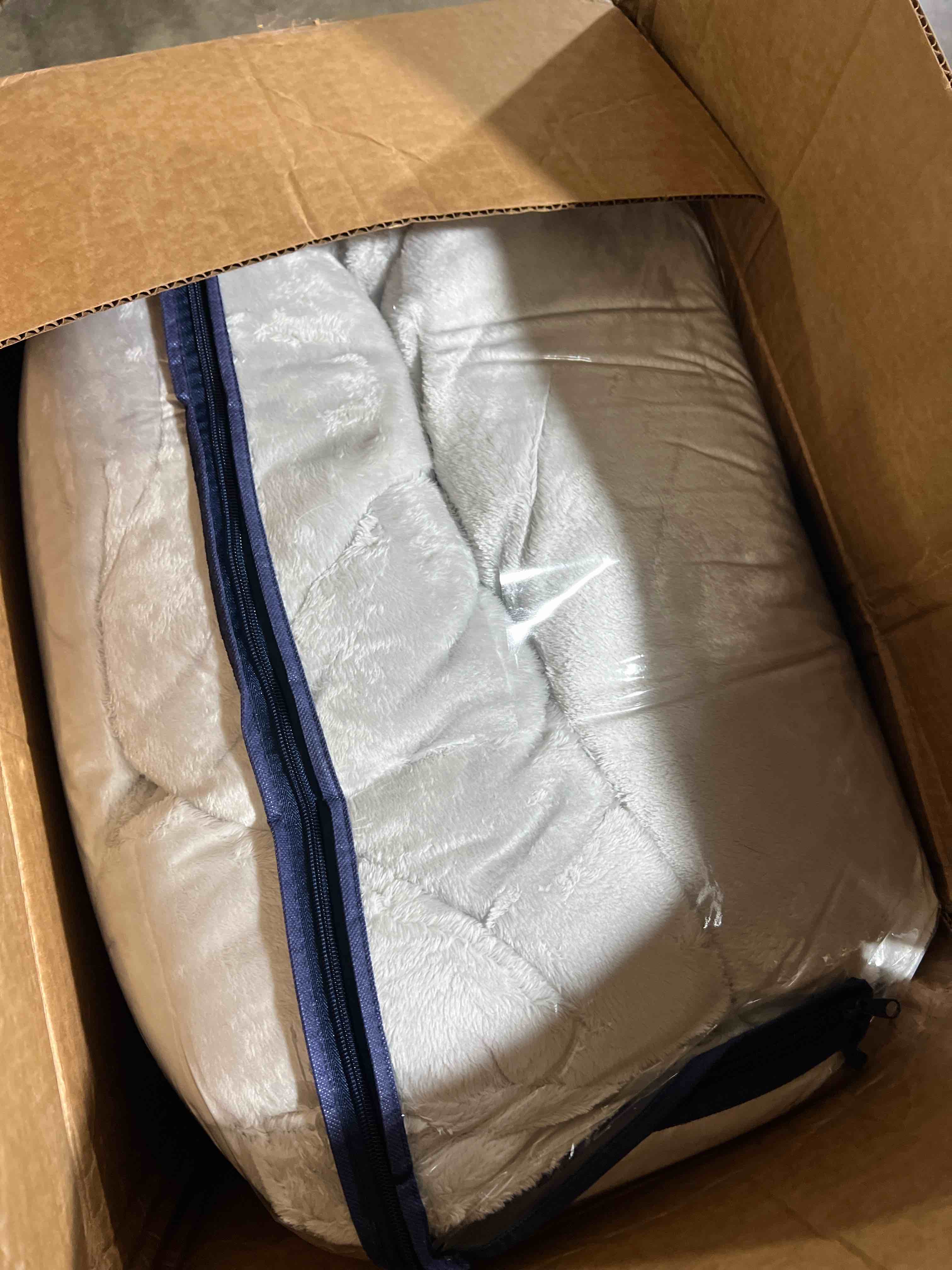 https://s3.amazonaws.com/lotting-images-prod/phillipi/RED3766306_1738167769827.jpeg