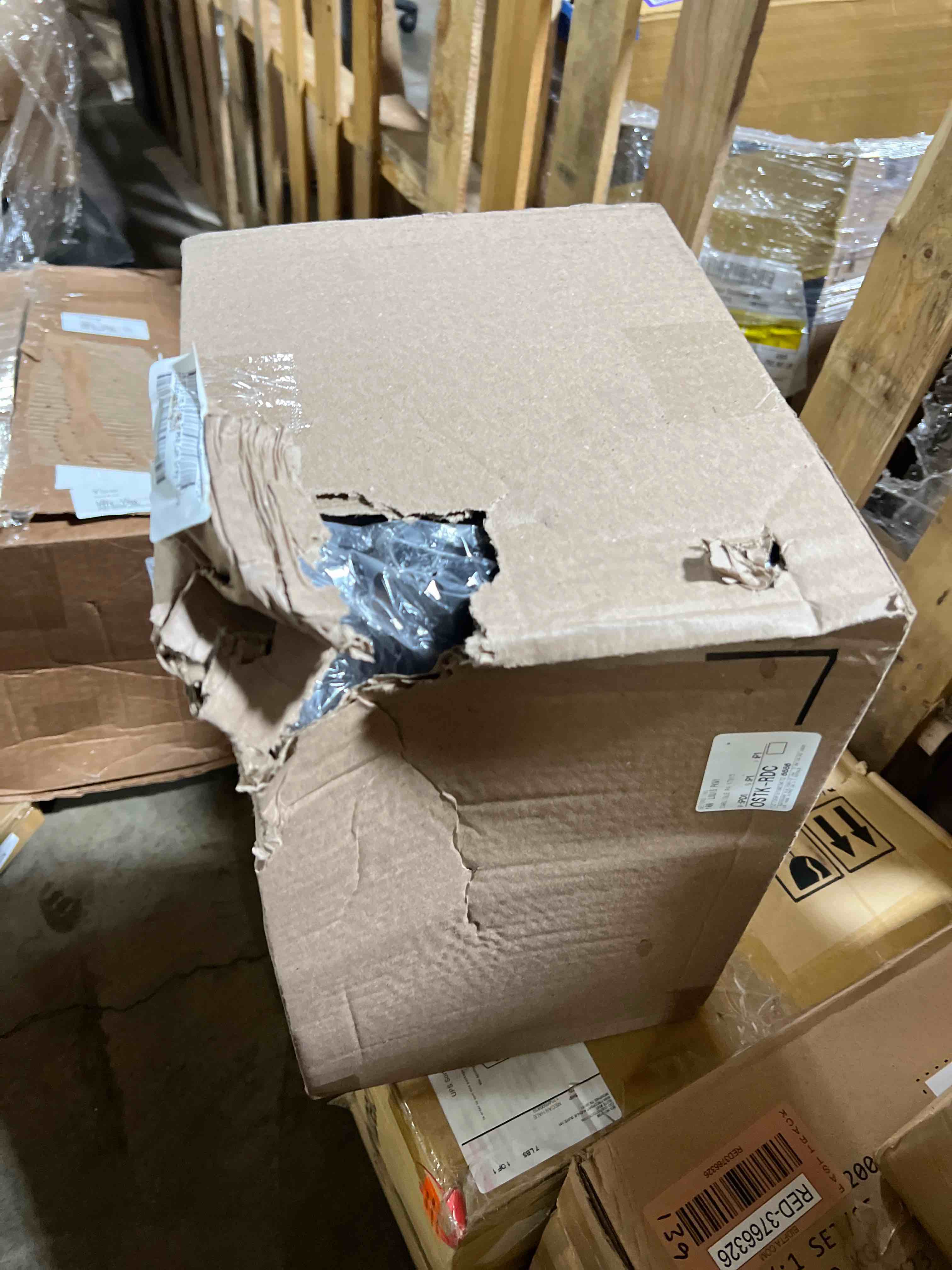 https://s3.amazonaws.com/lotting-images-prod/phillipi/RED3766338_1738171584780.jpeg