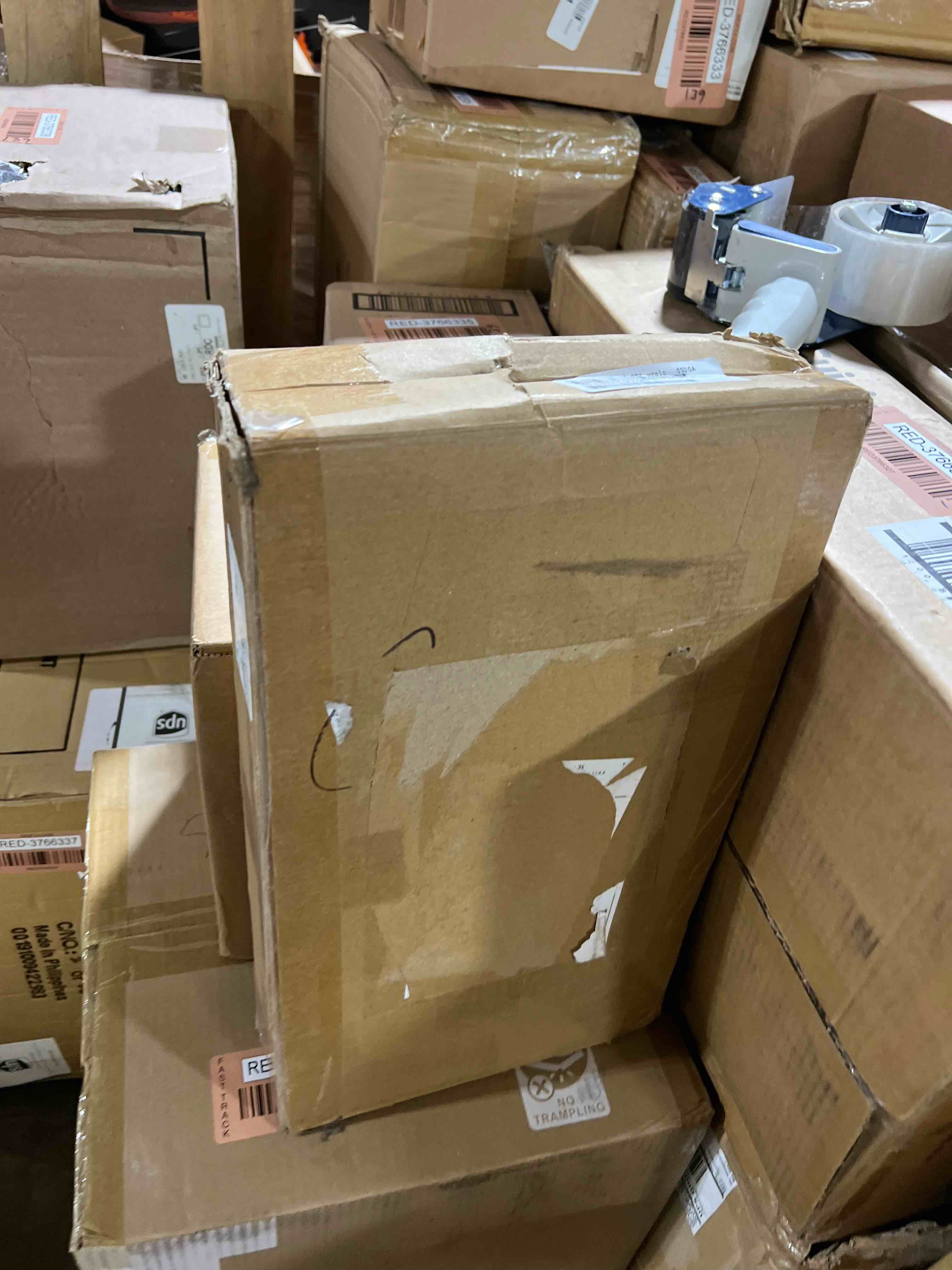 https://s3.amazonaws.com/lotting-images-prod/phillipi/RED3766339_1738171674637.jpeg