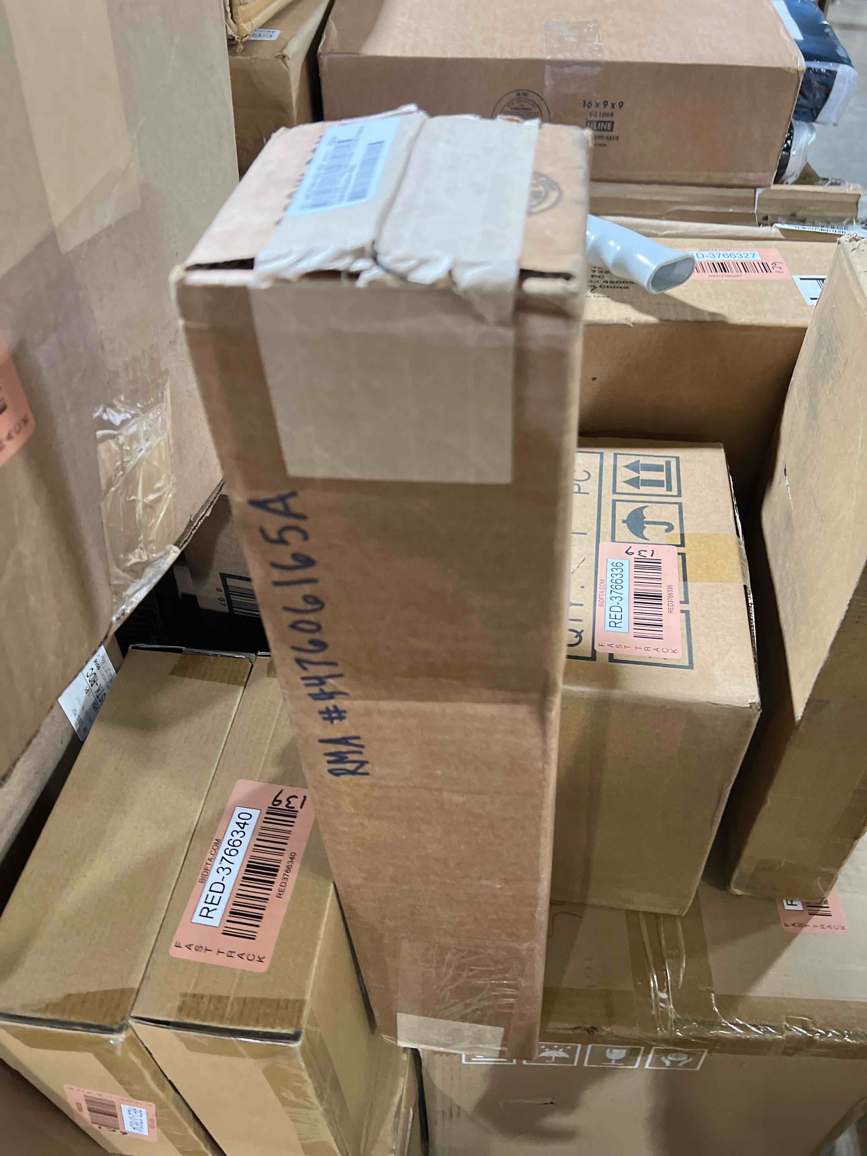 https://s3.amazonaws.com/lotting-images-prod/phillipi/RED3766343_1738172014553.jpeg