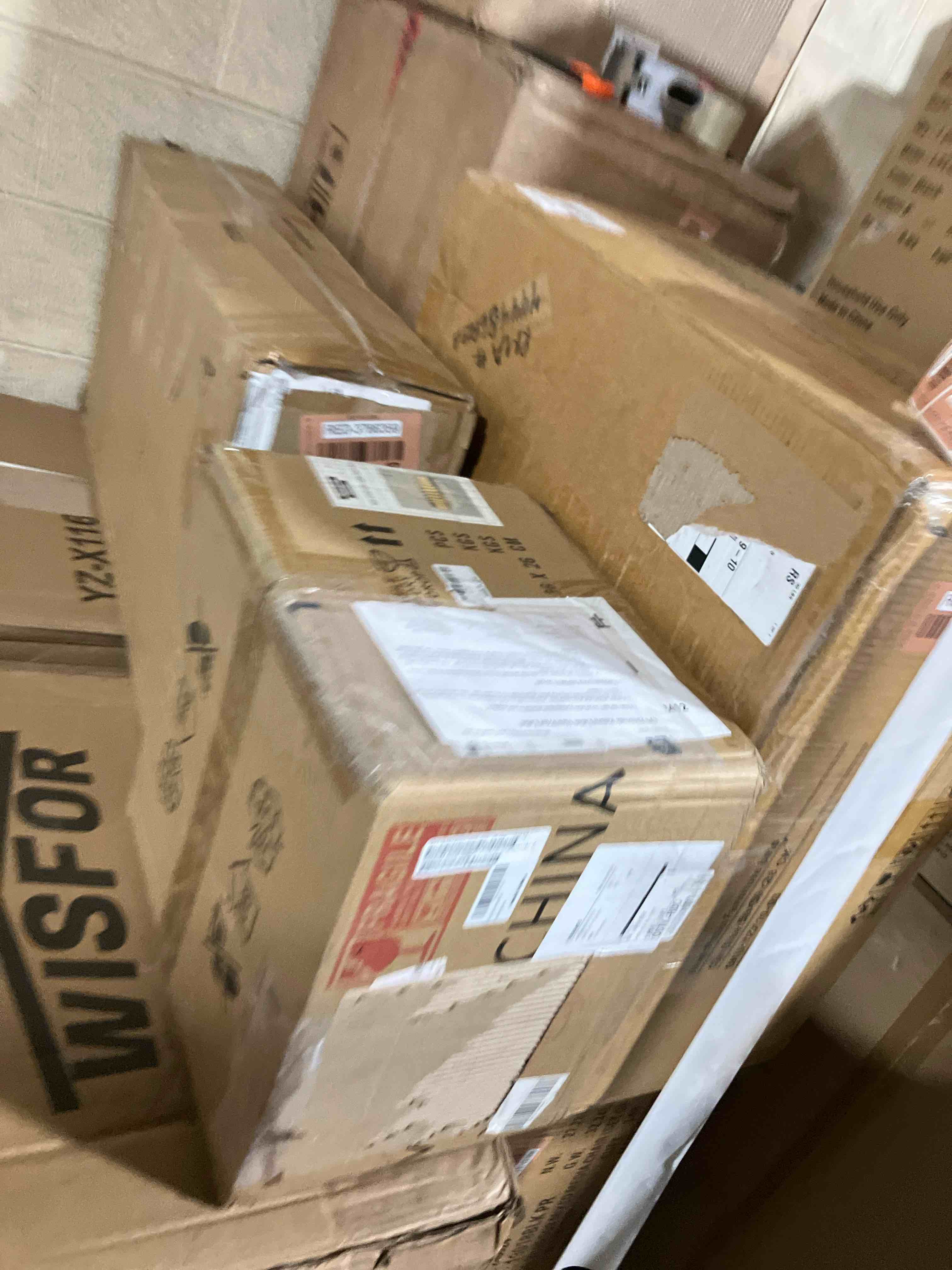 https://s3.amazonaws.com/lotting-images-prod/phillipi/RED3766360_1738351597710.jpeg