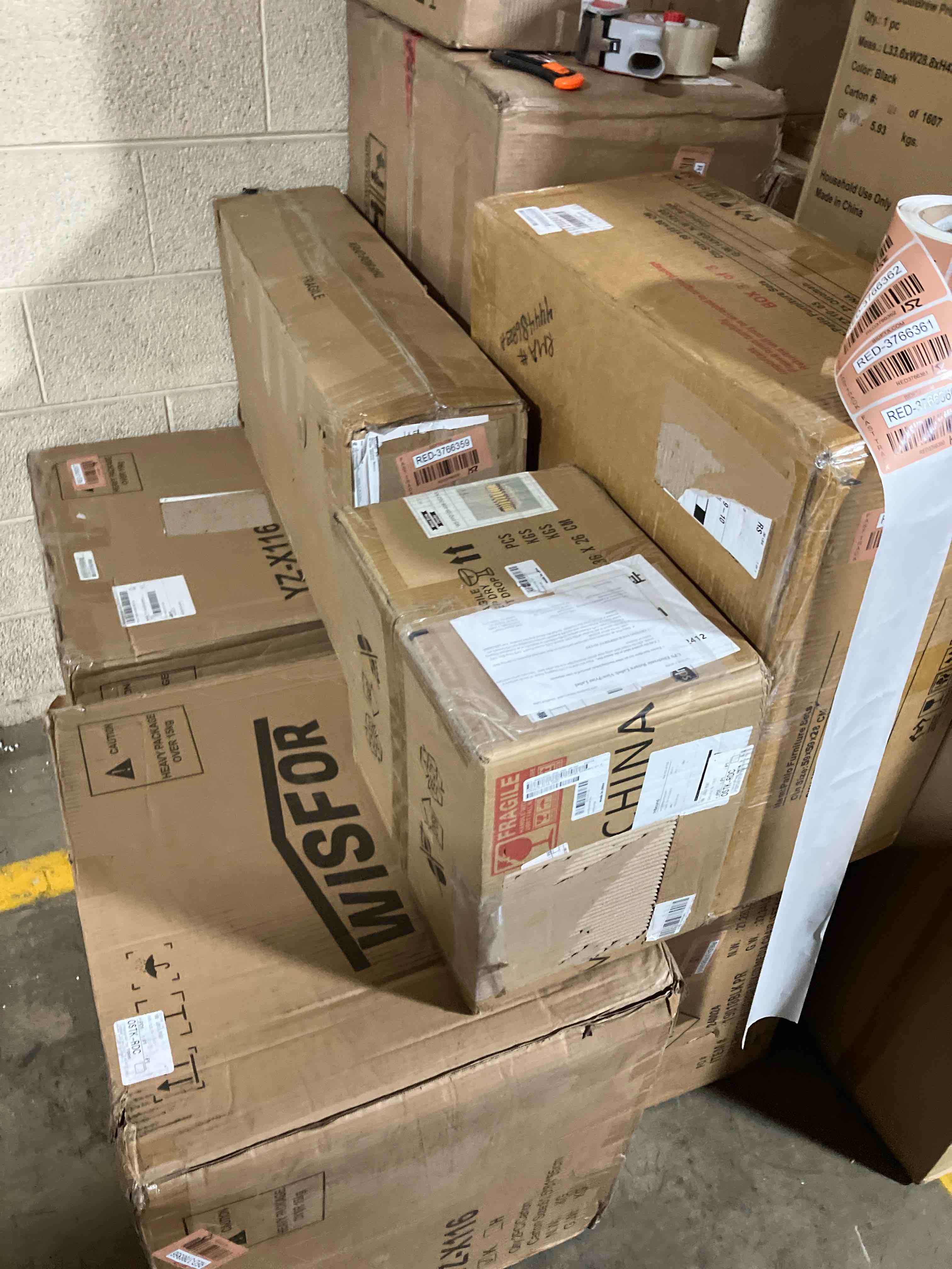 https://s3.amazonaws.com/lotting-images-prod/phillipi/RED3766360_1738351599159.jpeg