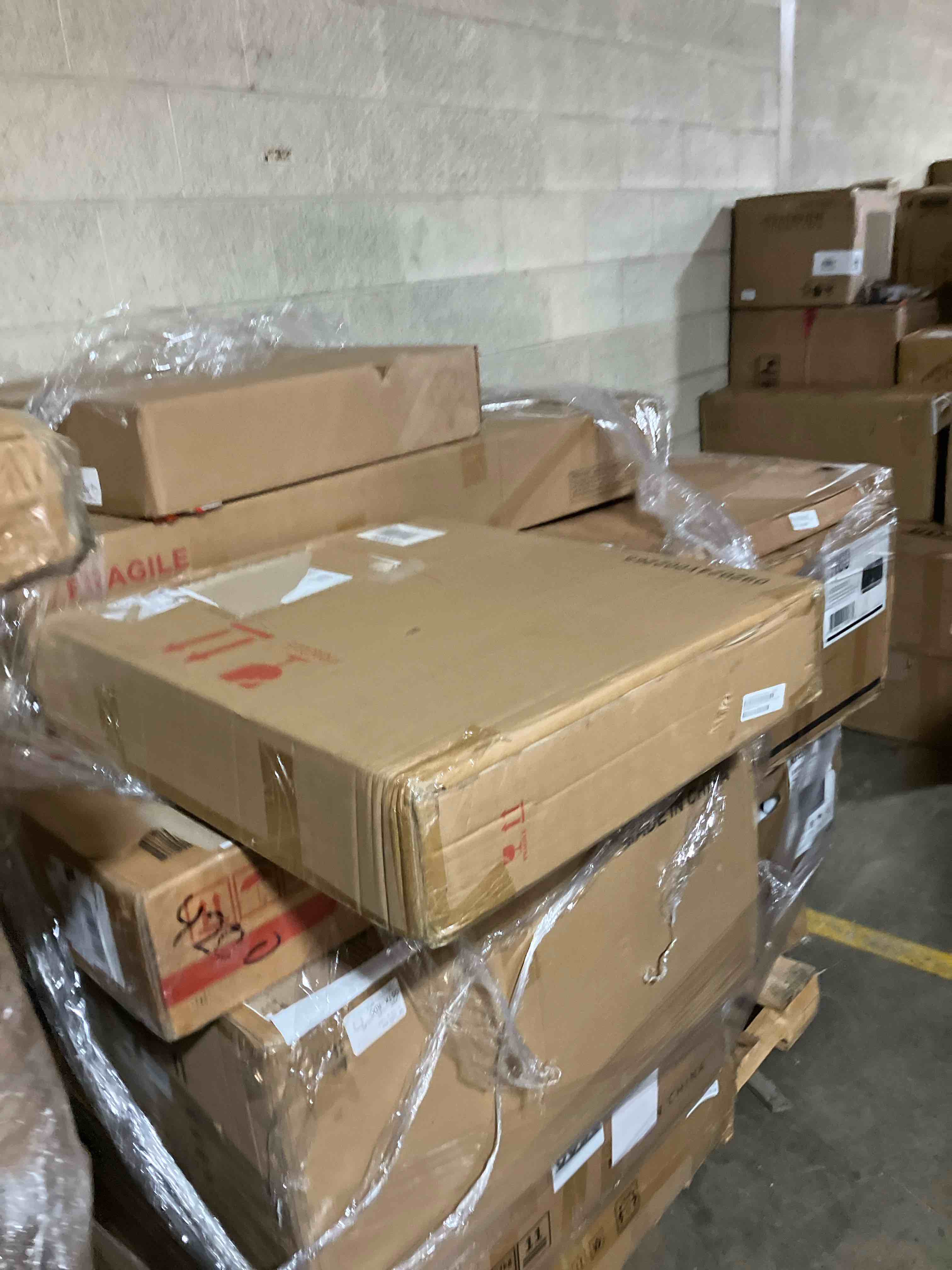 https://s3.amazonaws.com/lotting-images-prod/phillipi/RED3766361_1738351698485.jpeg