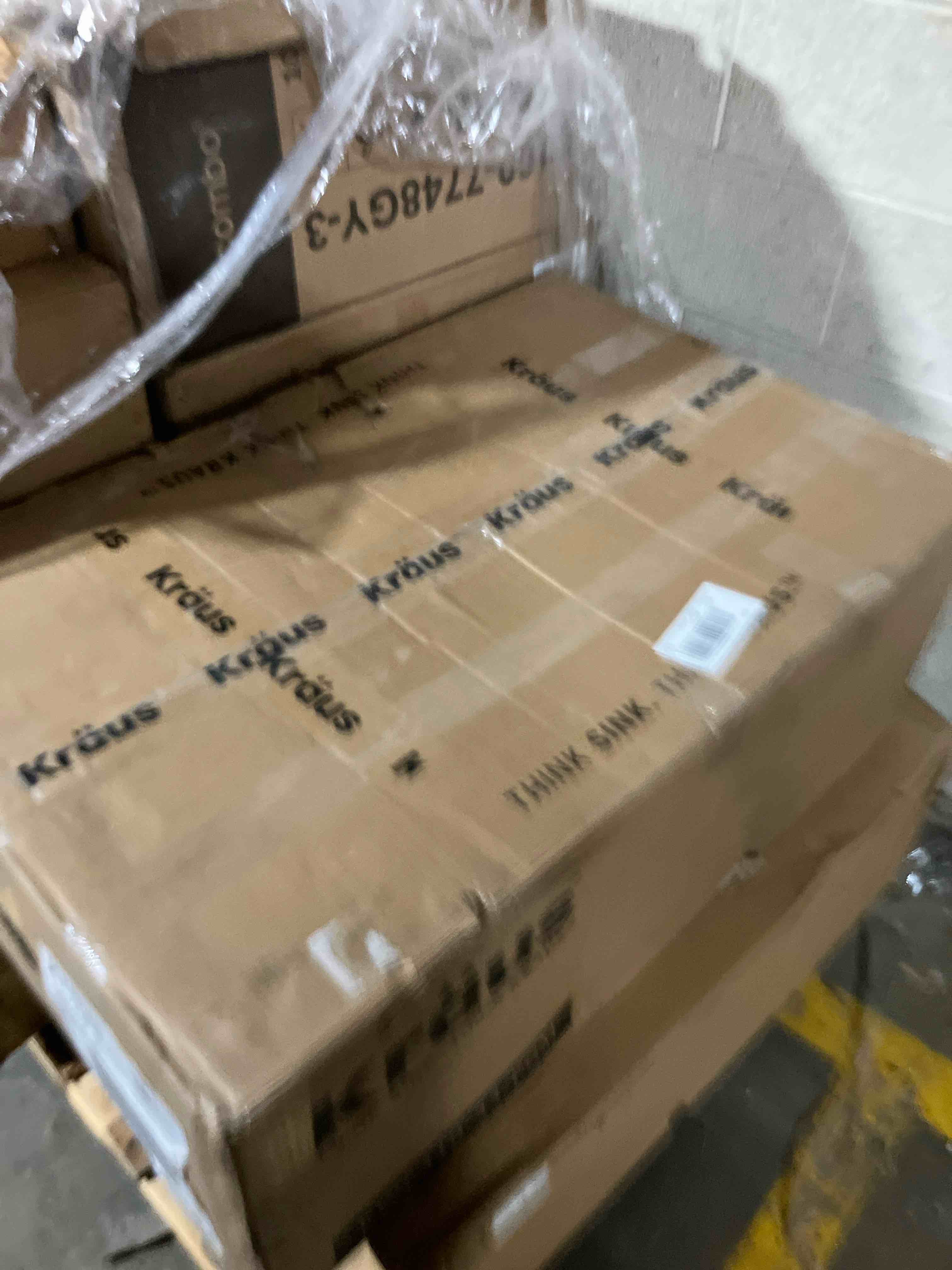 https://s3.amazonaws.com/lotting-images-prod/phillipi/RED3766368_1738352173169.jpeg