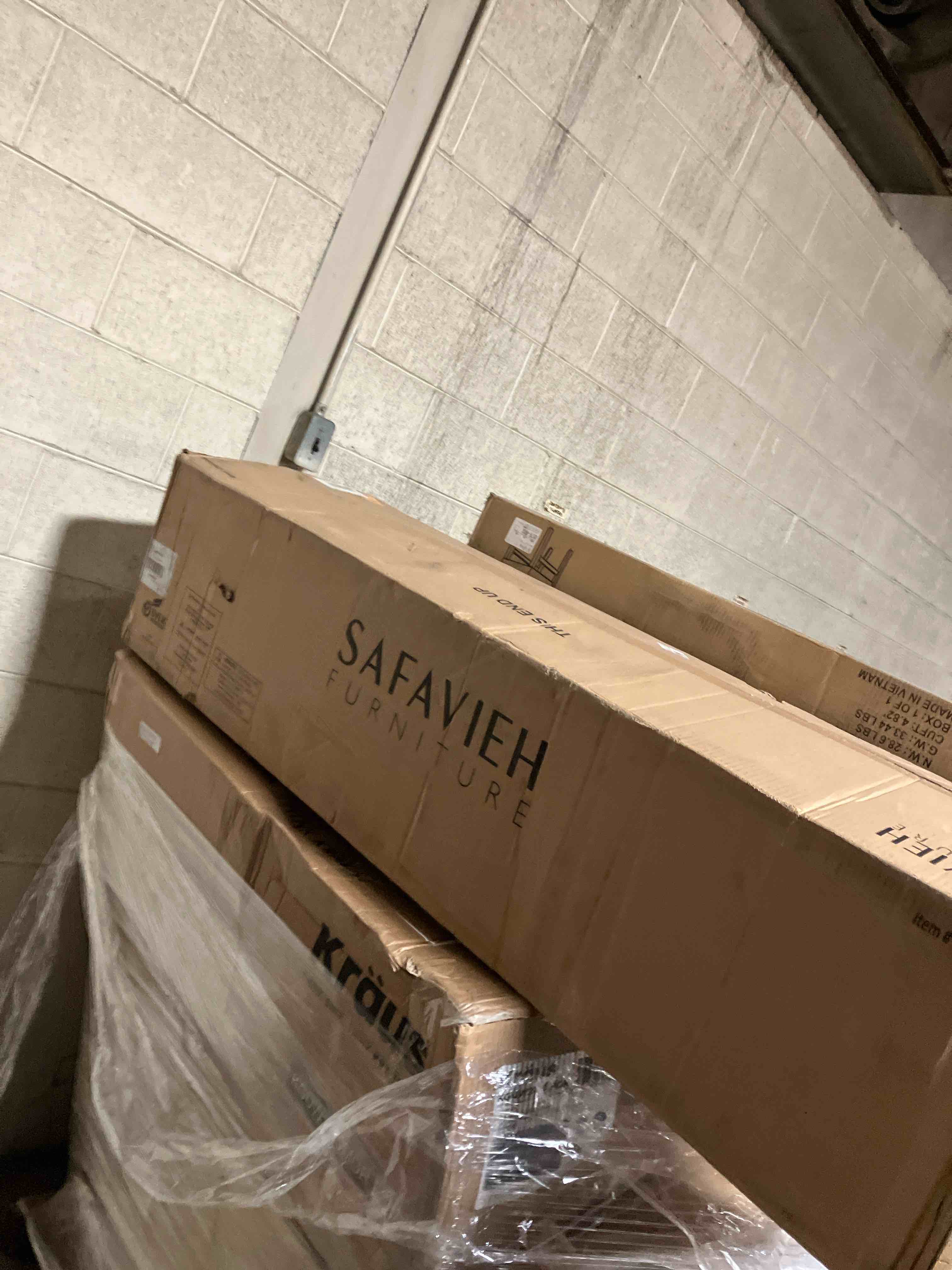 https://s3.amazonaws.com/lotting-images-prod/phillipi/RED3766375_1738353751219.jpeg