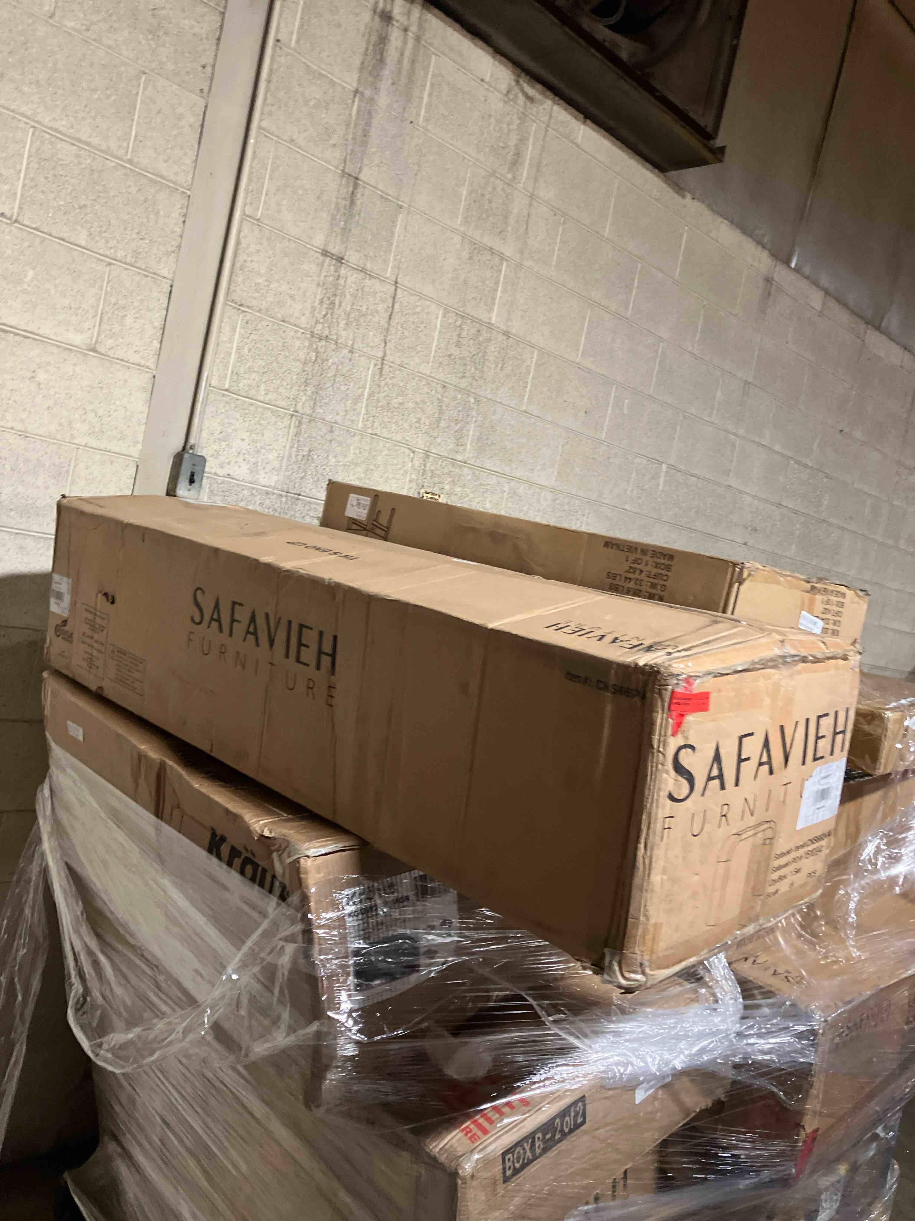 https://s3.amazonaws.com/lotting-images-prod/phillipi/RED3766375_1738353752385.jpeg