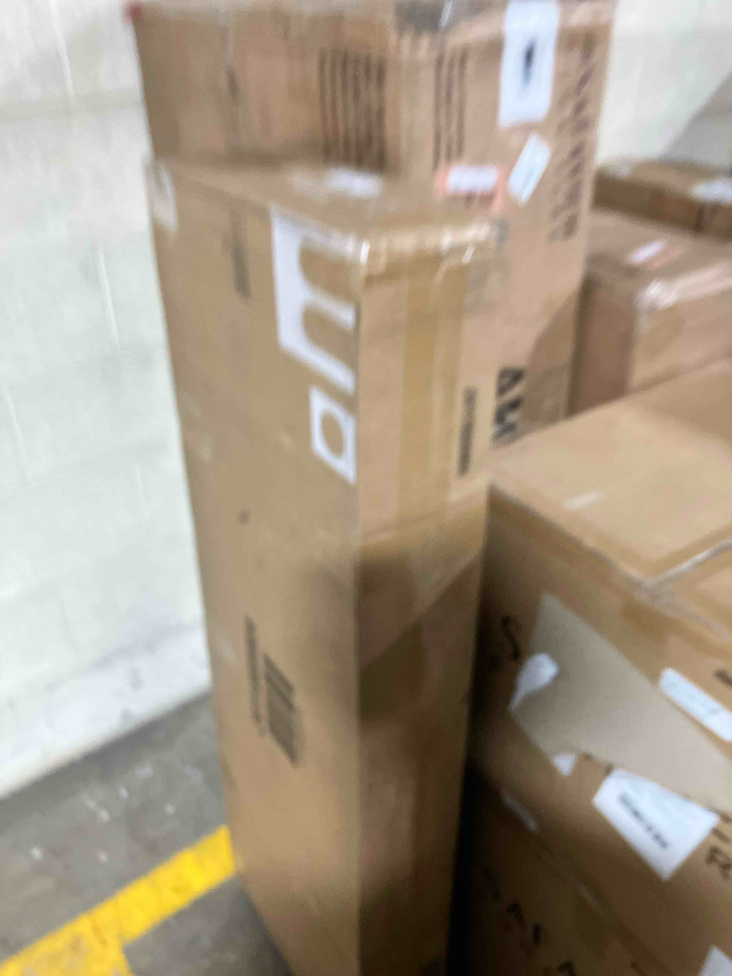 https://s3.amazonaws.com/lotting-images-prod/phillipi/RED3766385_1738355400293.jpeg