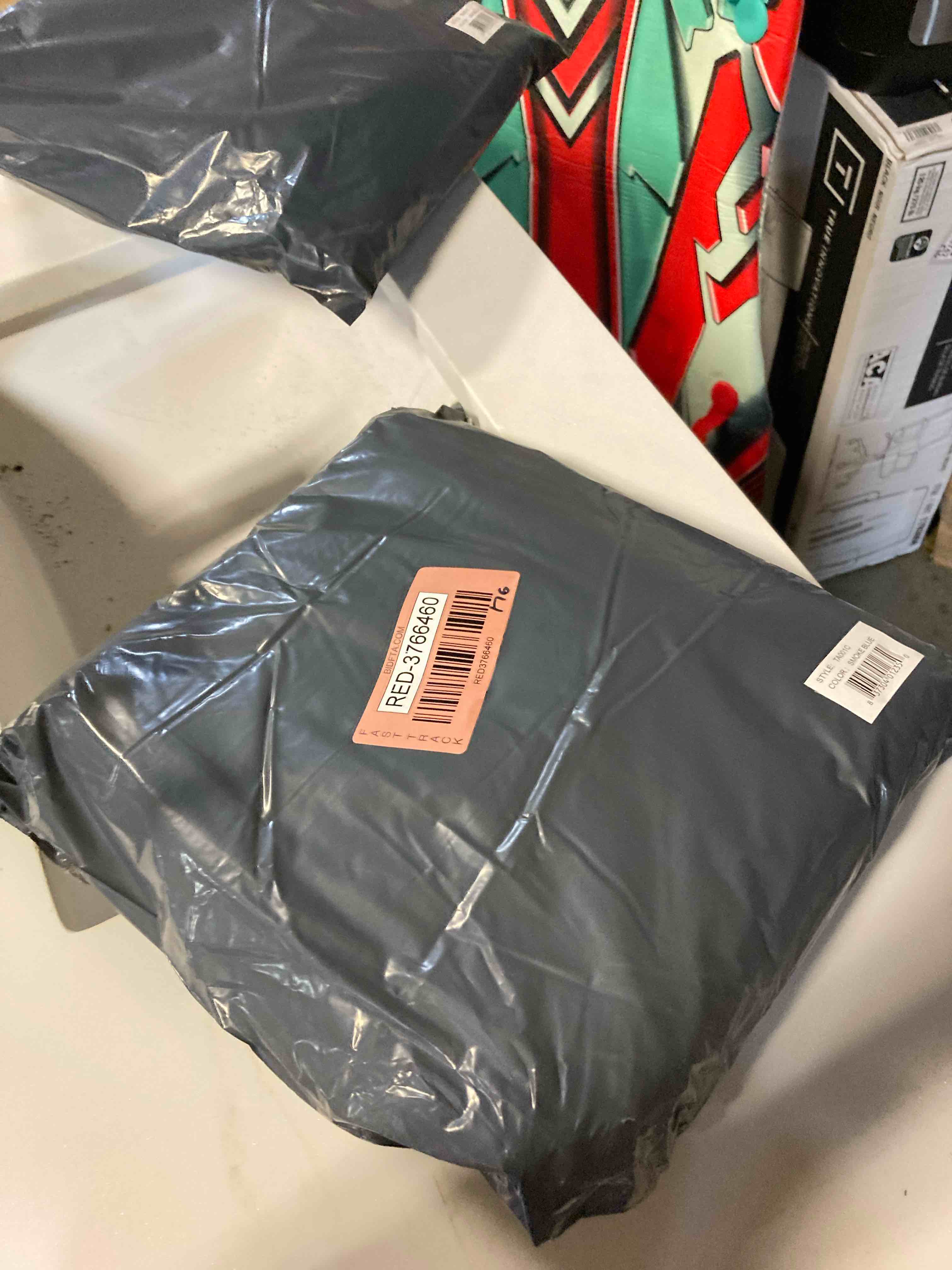 https://s3.amazonaws.com/lotting-images-prod/phillipi/RED3766461_1738694323608.jpeg