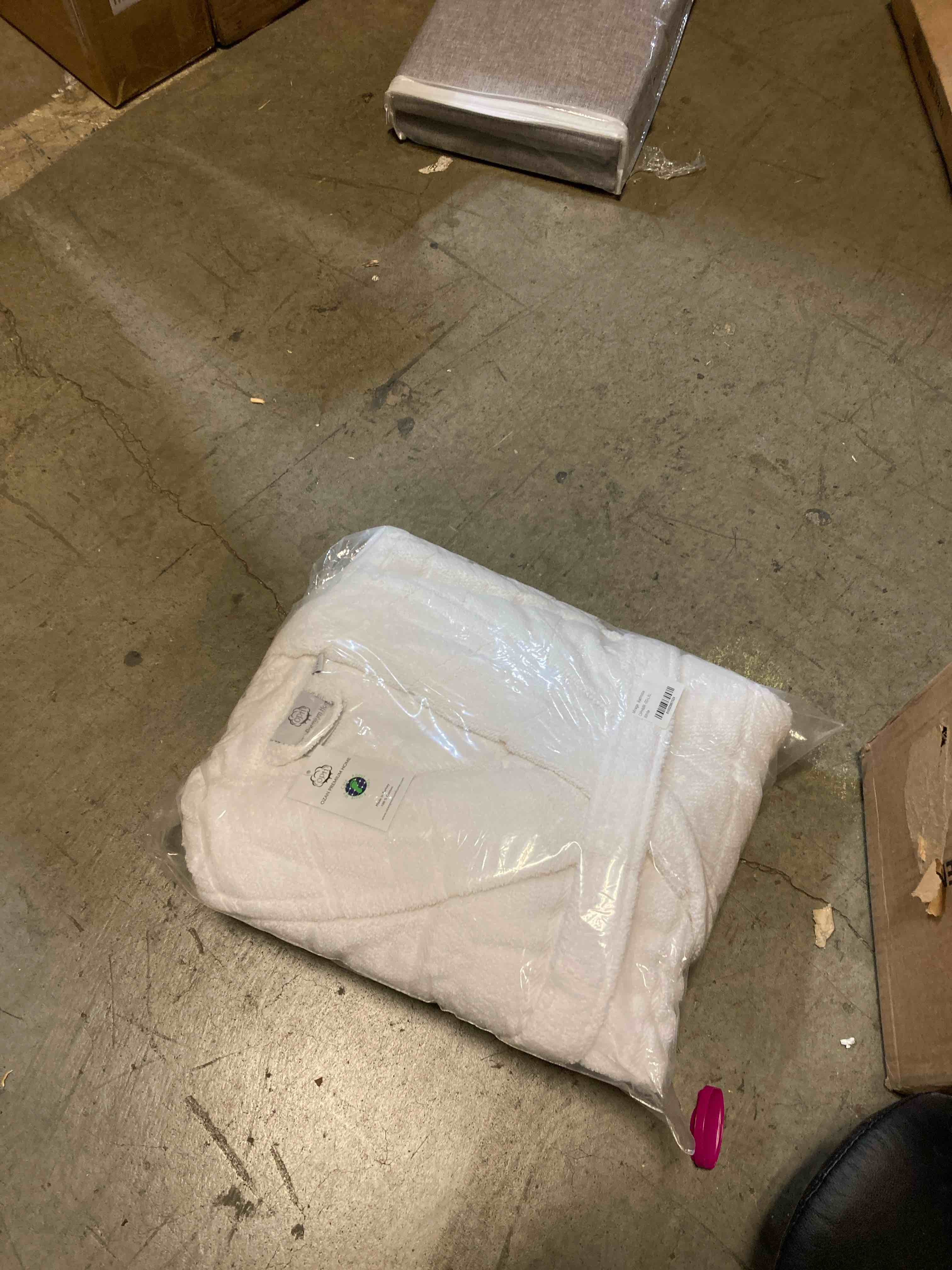 https://s3.amazonaws.com/lotting-images-prod/phillipi/RED3766485_1738697872270.jpeg