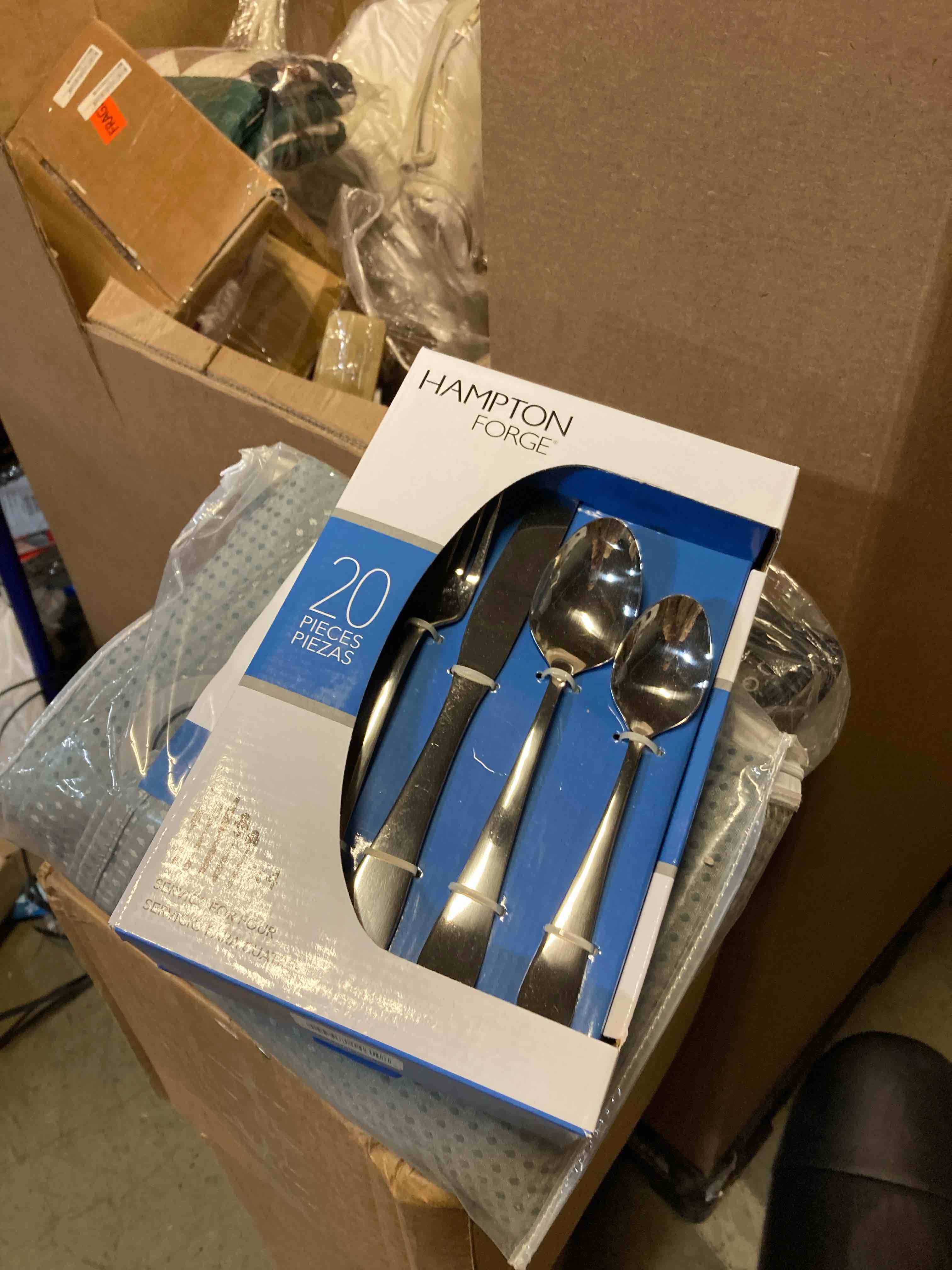 https://s3.amazonaws.com/lotting-images-prod/phillipi/RED3766498_1738699387146.jpeg