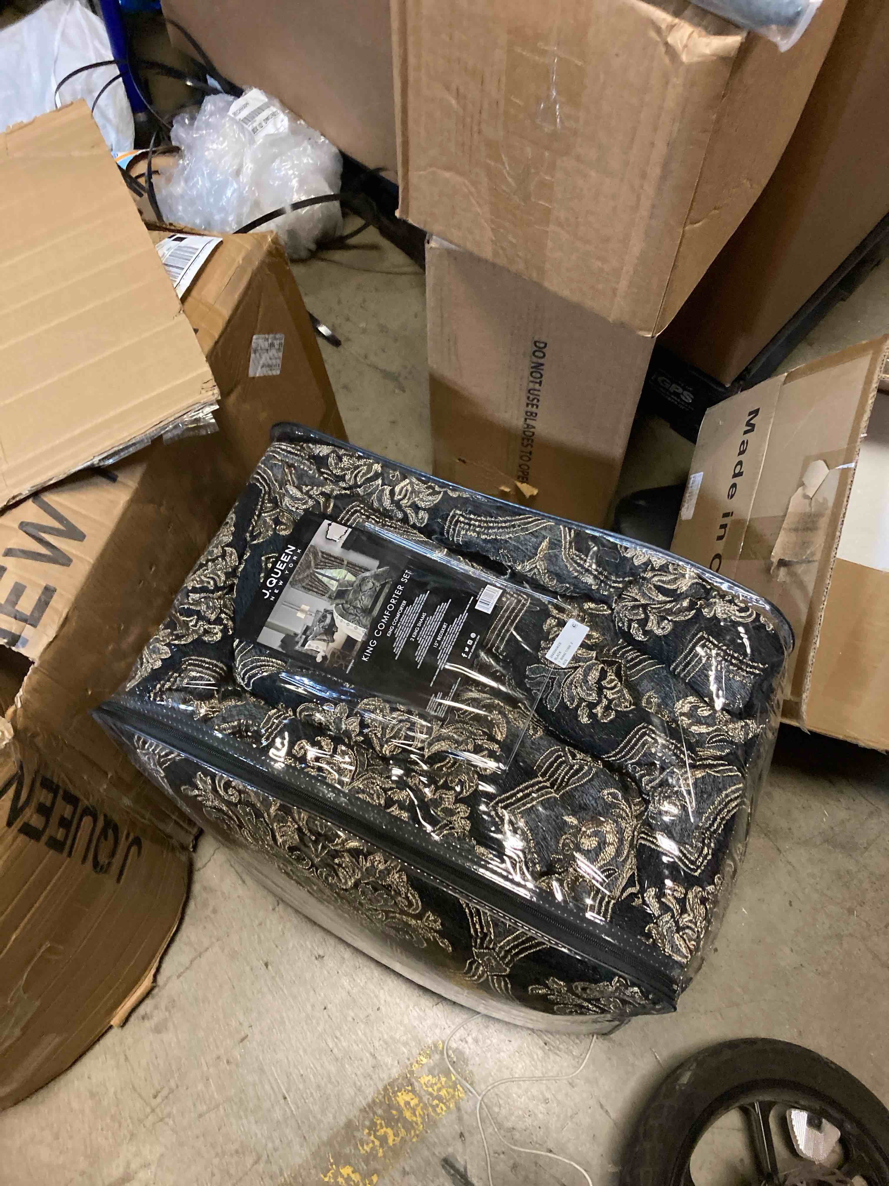 https://s3.amazonaws.com/lotting-images-prod/phillipi/RED3766500_1738699844416.jpeg