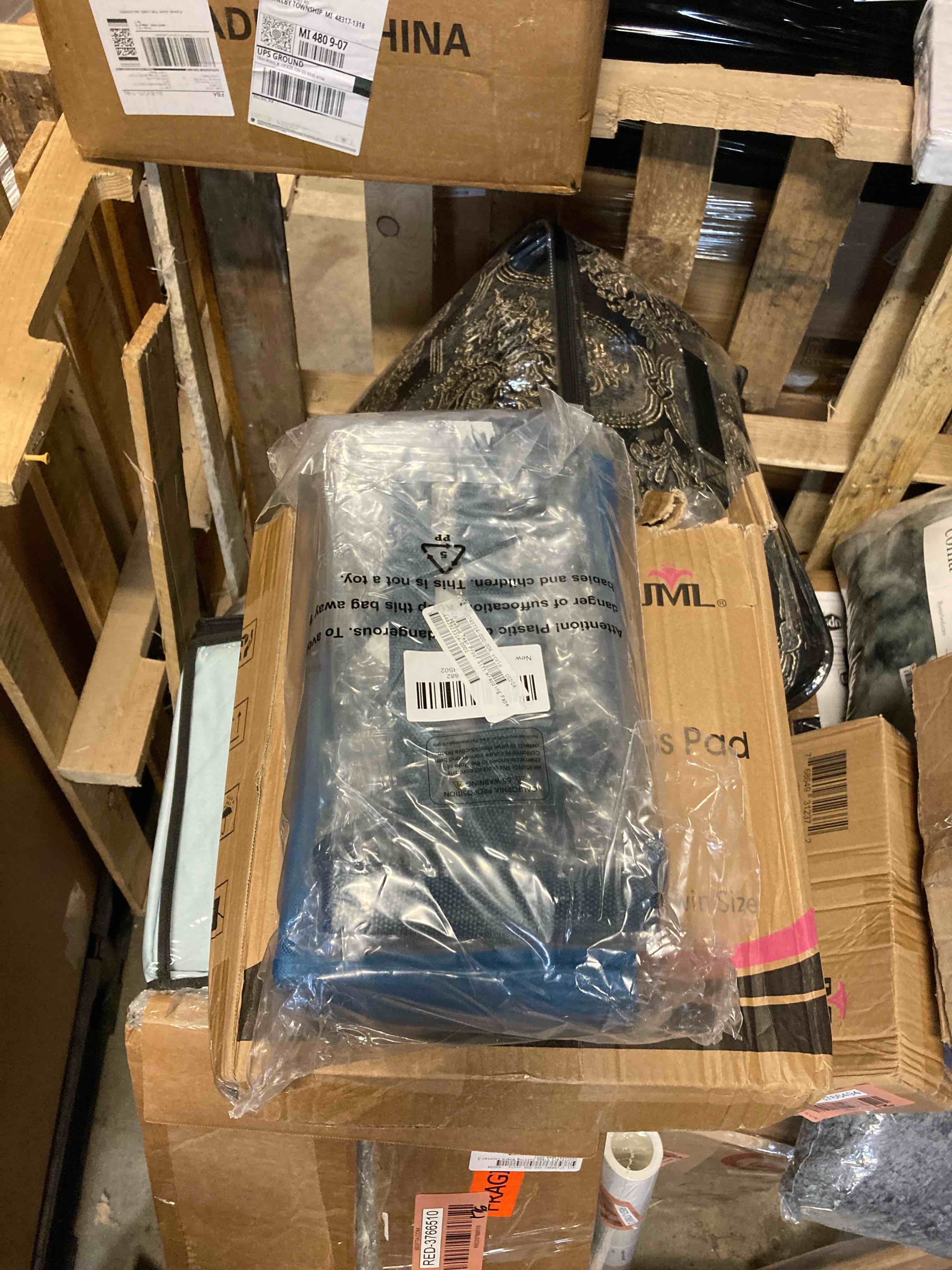 https://s3.amazonaws.com/lotting-images-prod/phillipi/RED3766514_1738703323583.jpeg