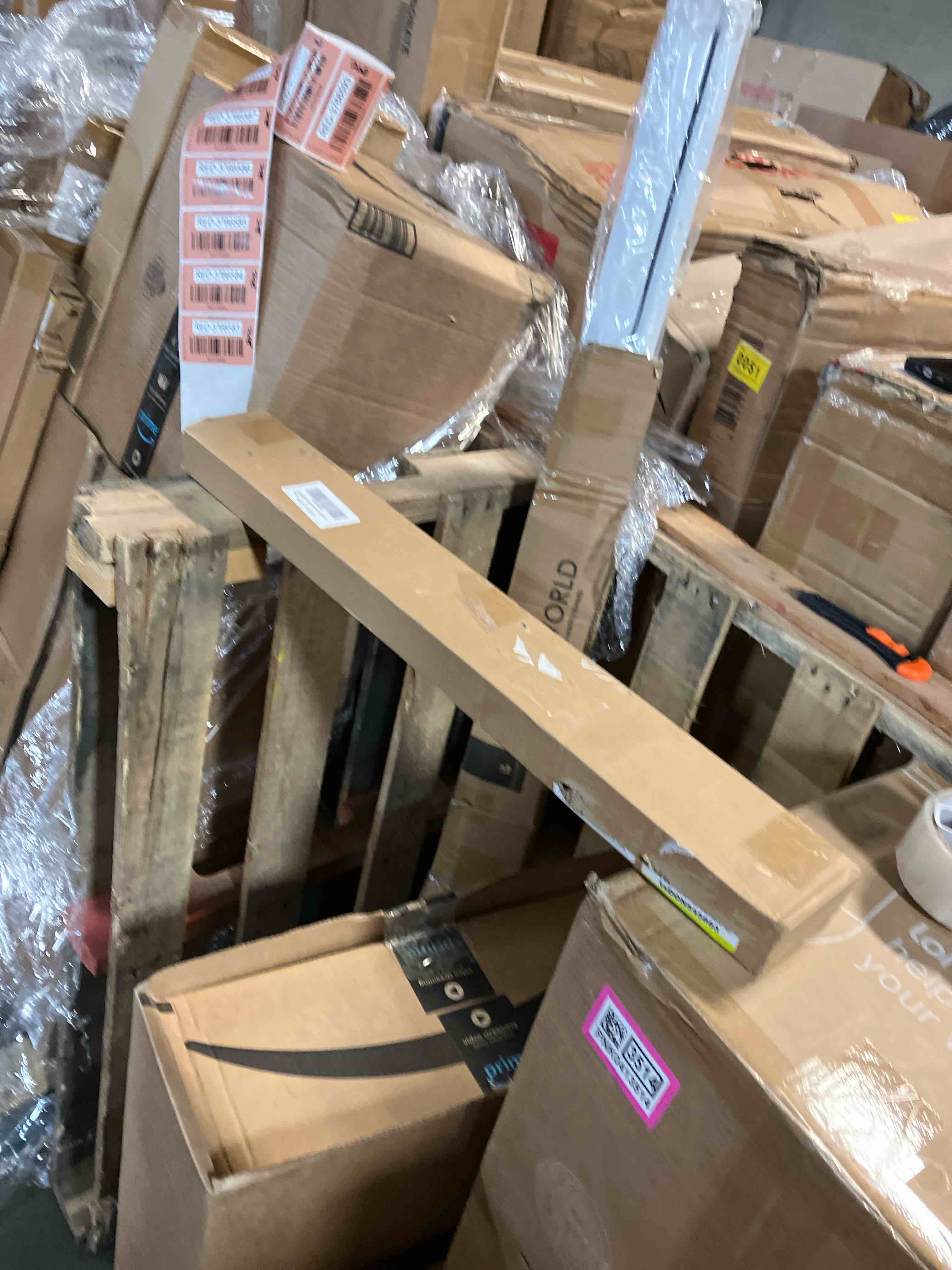 https://s3.amazonaws.com/lotting-images-prod/phillipi/RED3766585_1739146273804.jpeg