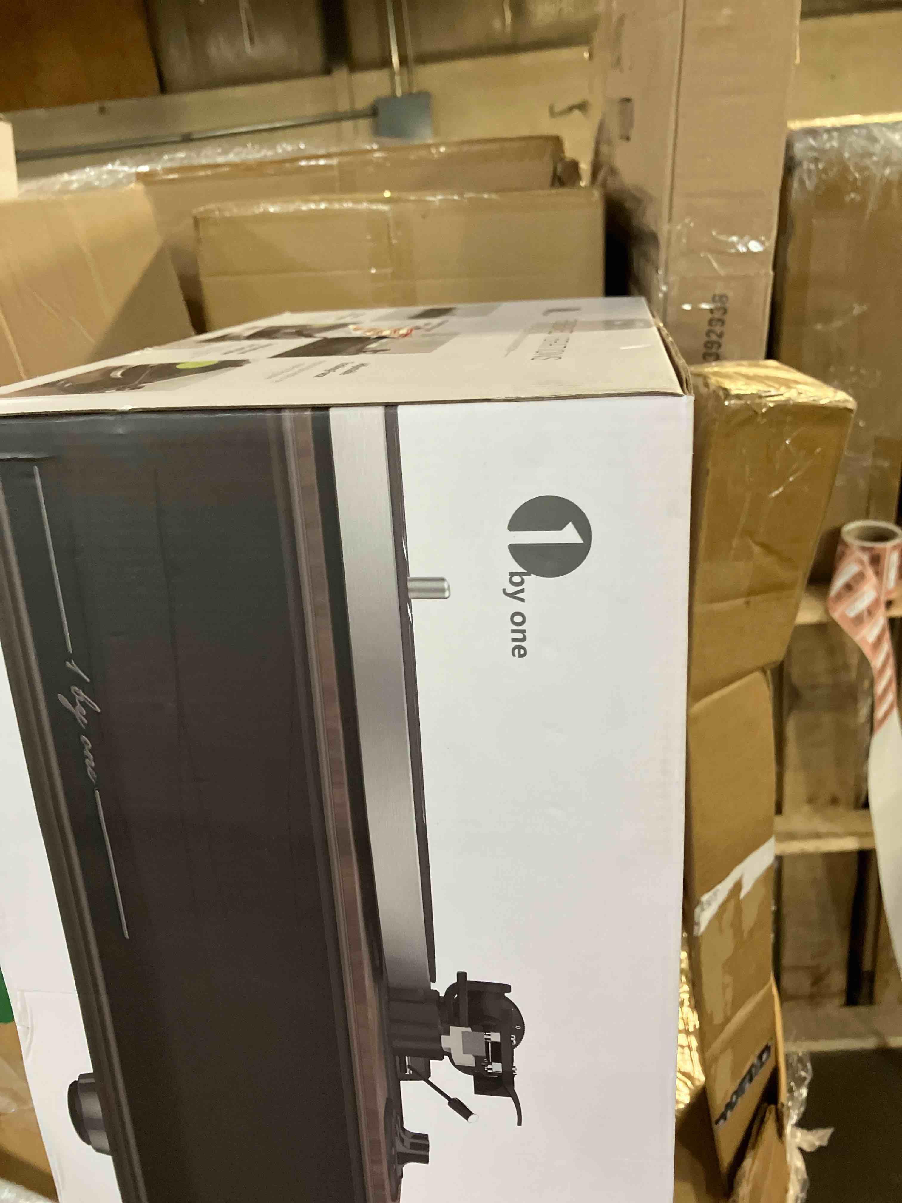 https://s3.amazonaws.com/lotting-images-prod/phillipi/RED3766604_1739148342354.jpeg