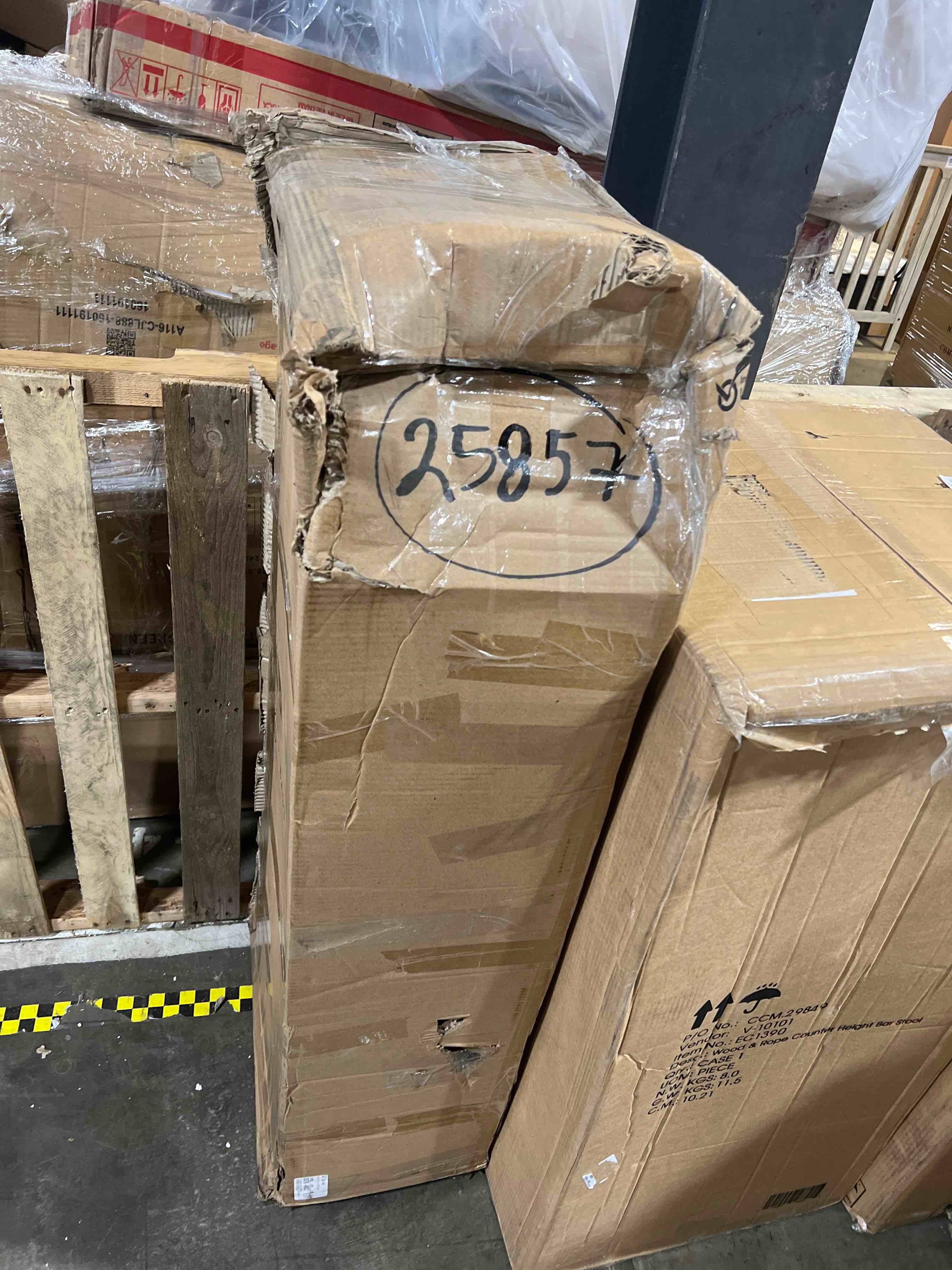 https://s3.amazonaws.com/lotting-images-prod/phillipi/RED3787344_1736279212991.jpeg