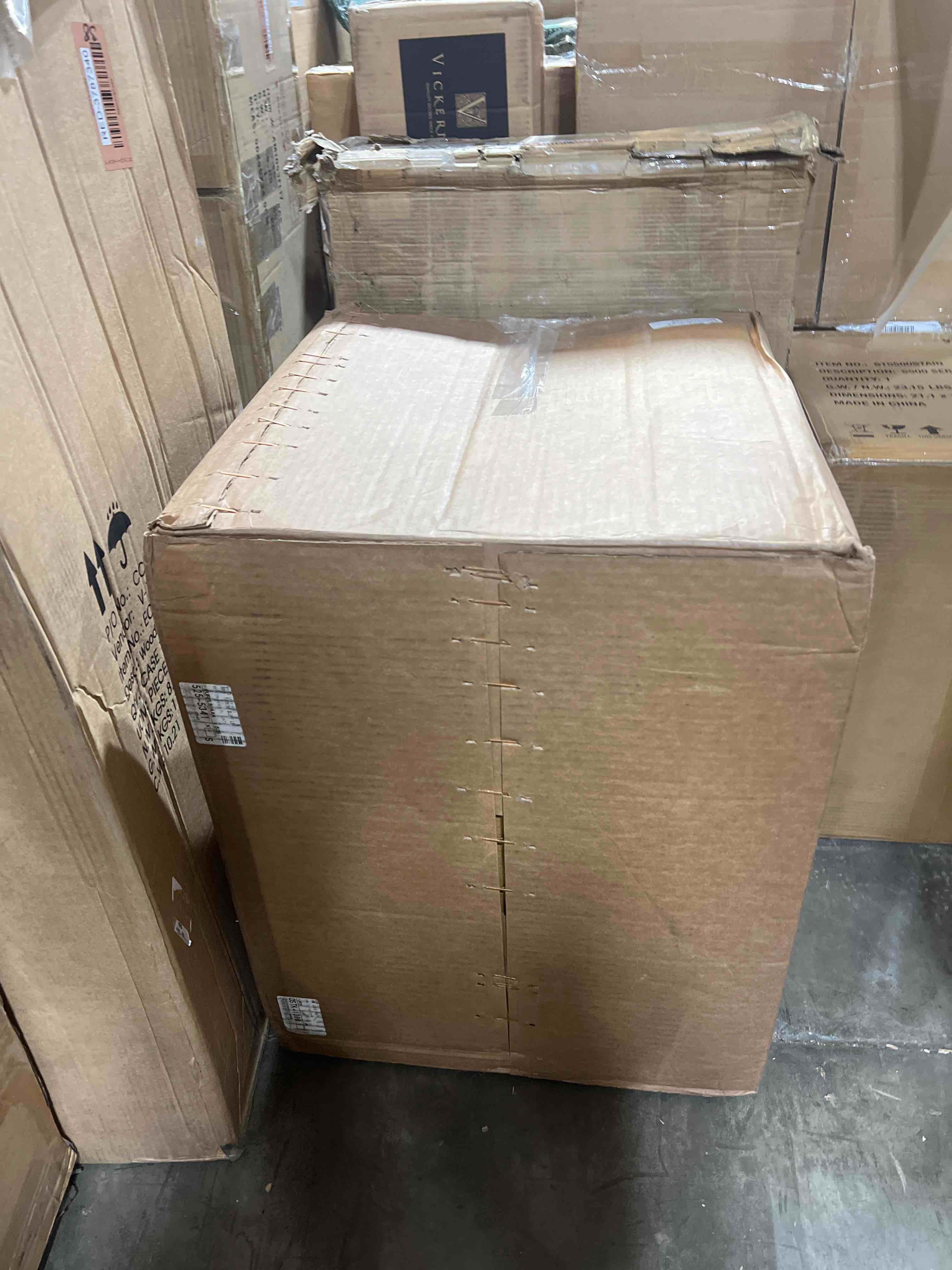 https://s3.amazonaws.com/lotting-images-prod/phillipi/RED3787346_1736279467882.jpeg