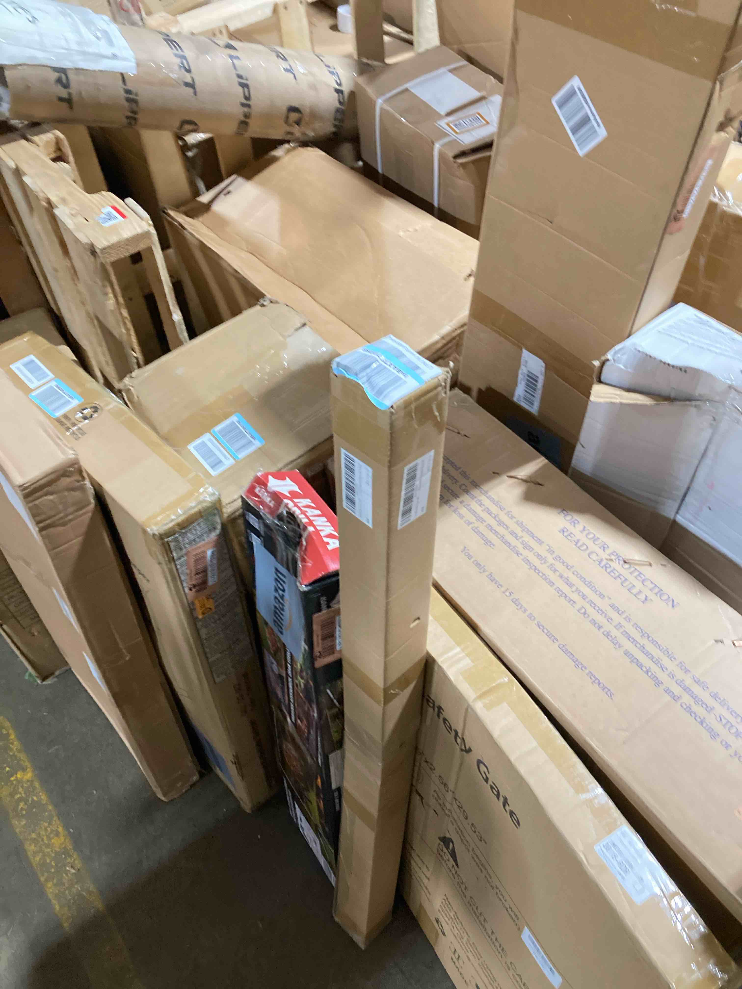 https://s3.amazonaws.com/lotting-images-prod/phillipi/RED3787622_1738100936347.jpeg