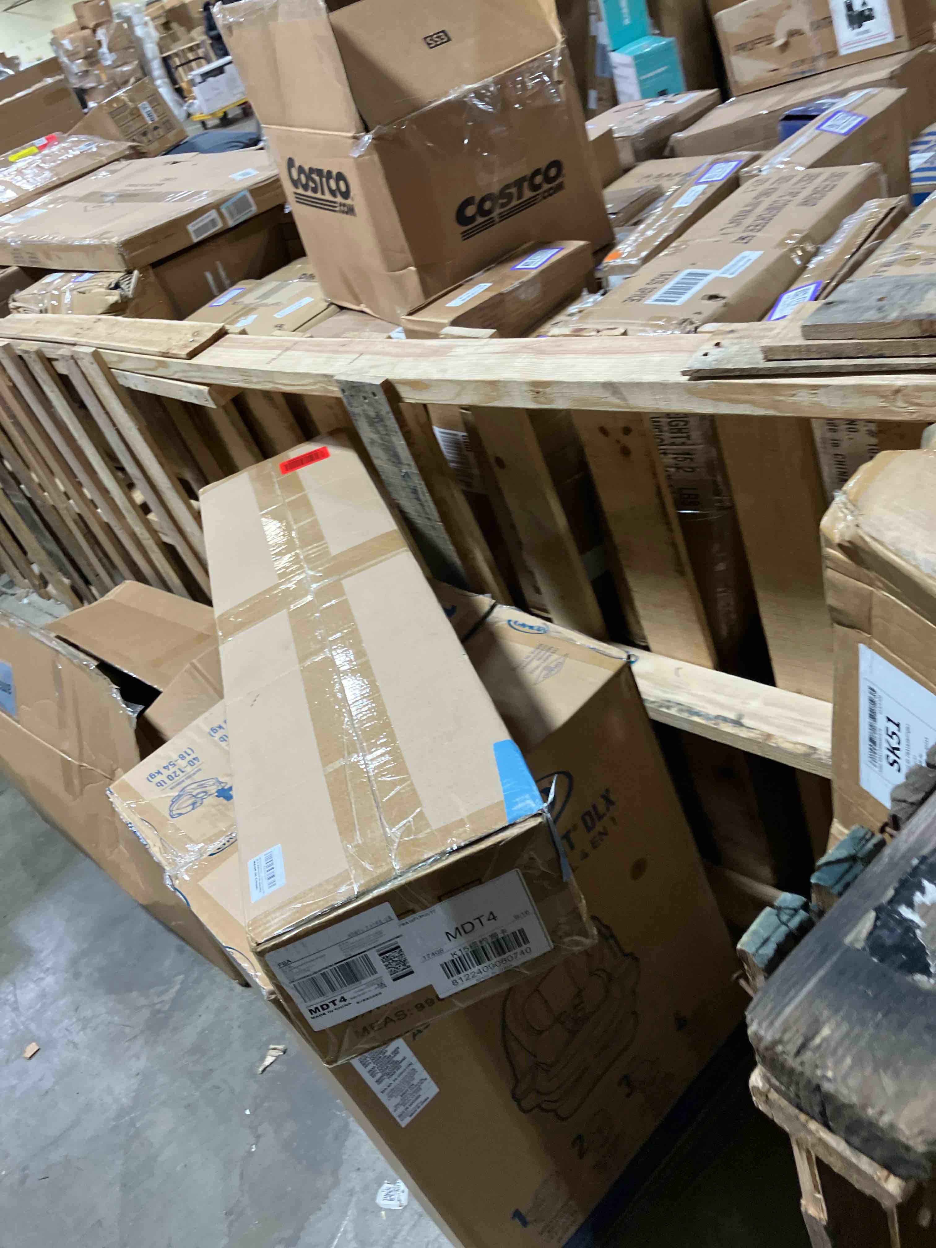 https://s3.amazonaws.com/lotting-images-prod/phillipi/RED3787642_1738101844366.jpeg