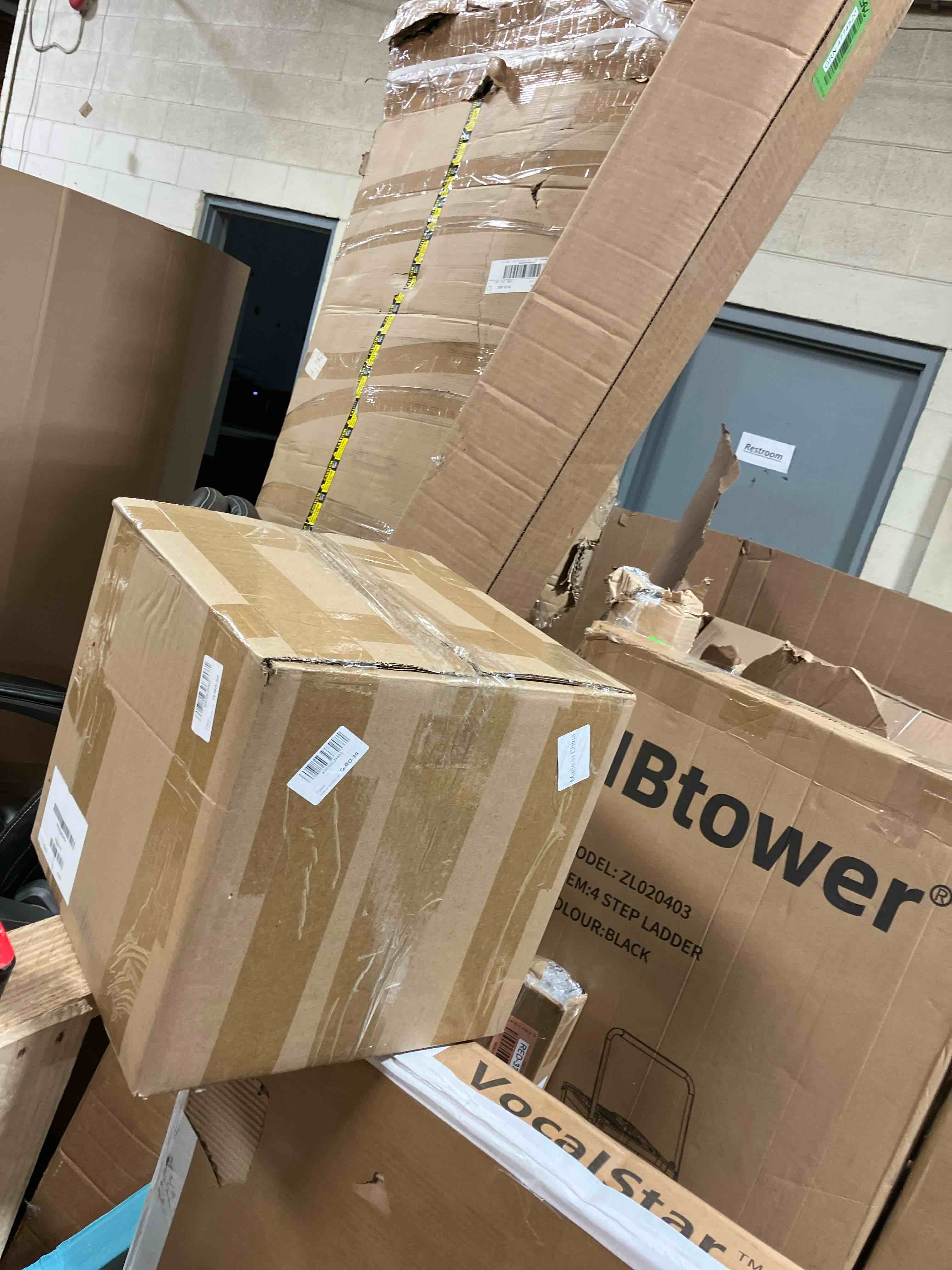 https://s3.amazonaws.com/lotting-images-prod/phillipi/RED3787683_1738166910302.jpeg