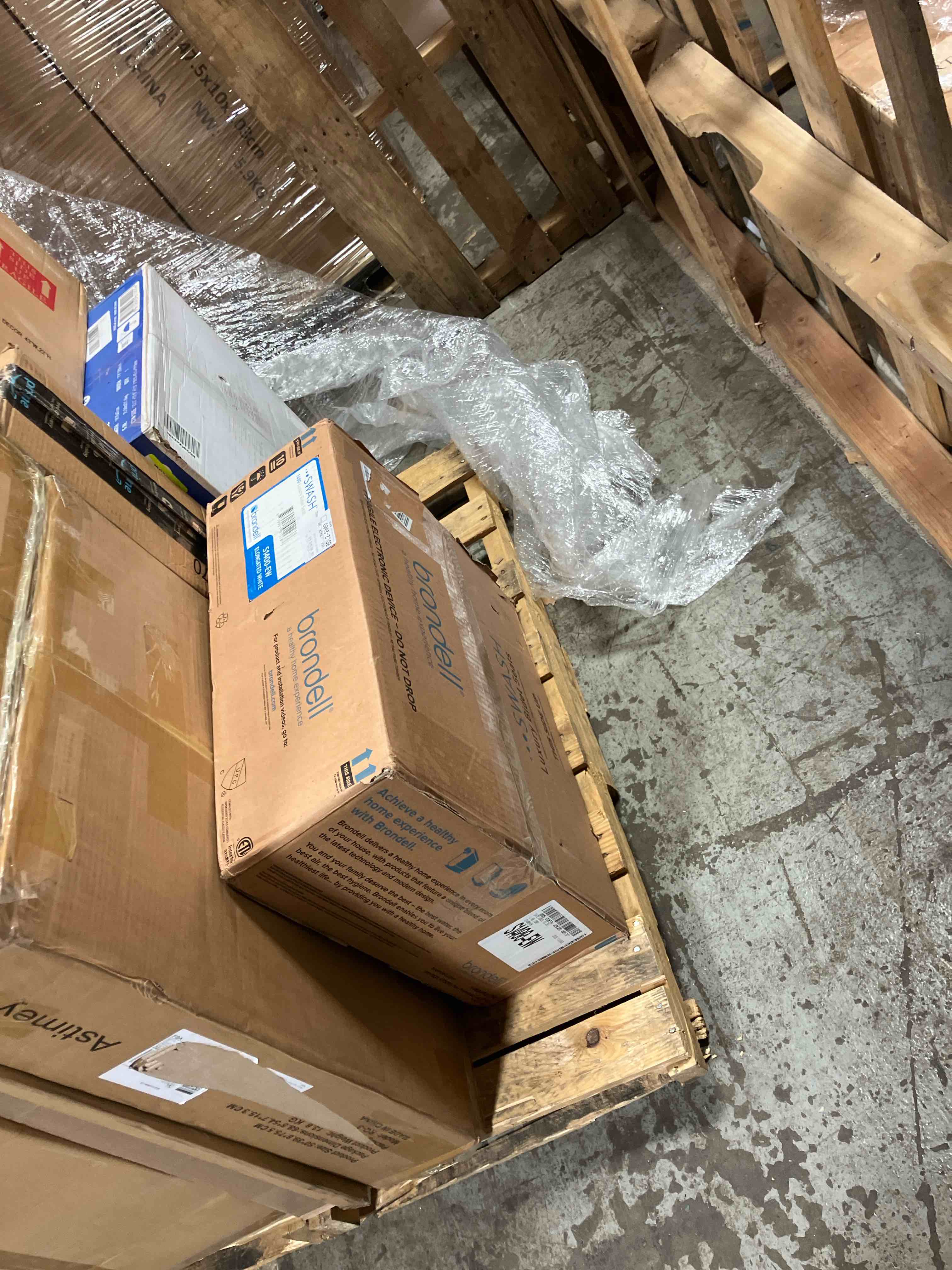https://s3.amazonaws.com/lotting-images-prod/phillipi/RED3787690_1738167598864.jpeg