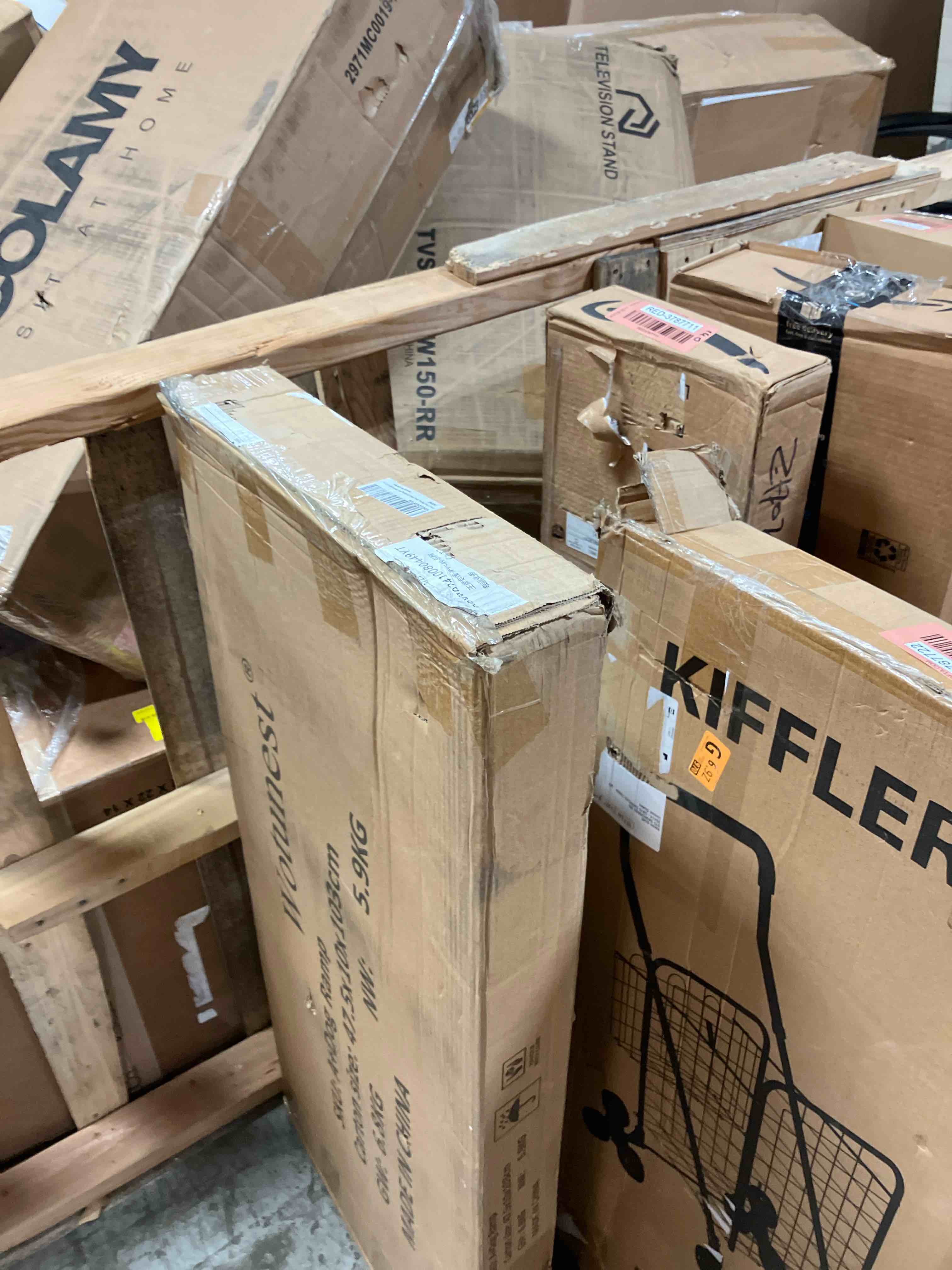 https://s3.amazonaws.com/lotting-images-prod/phillipi/RED3787724_1738176990473.jpeg