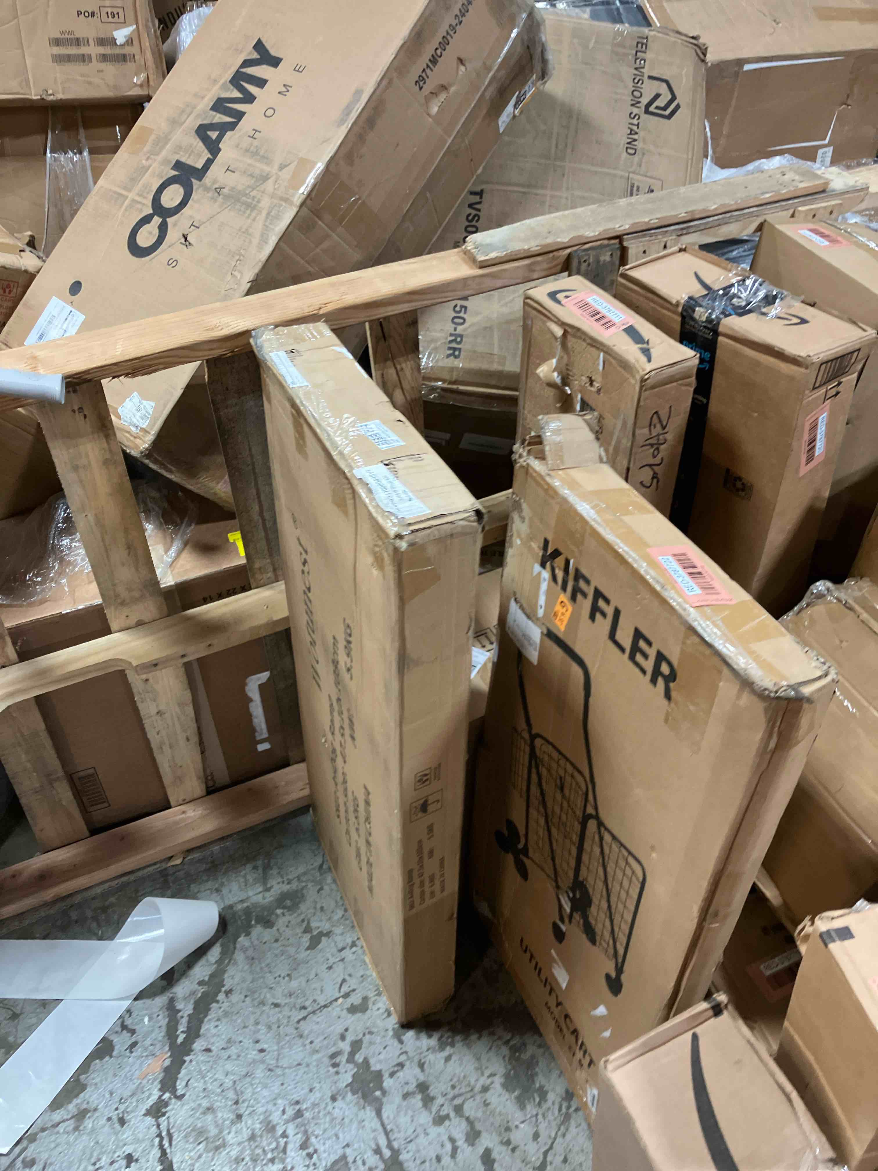 https://s3.amazonaws.com/lotting-images-prod/phillipi/RED3787724_1738176991577.jpeg