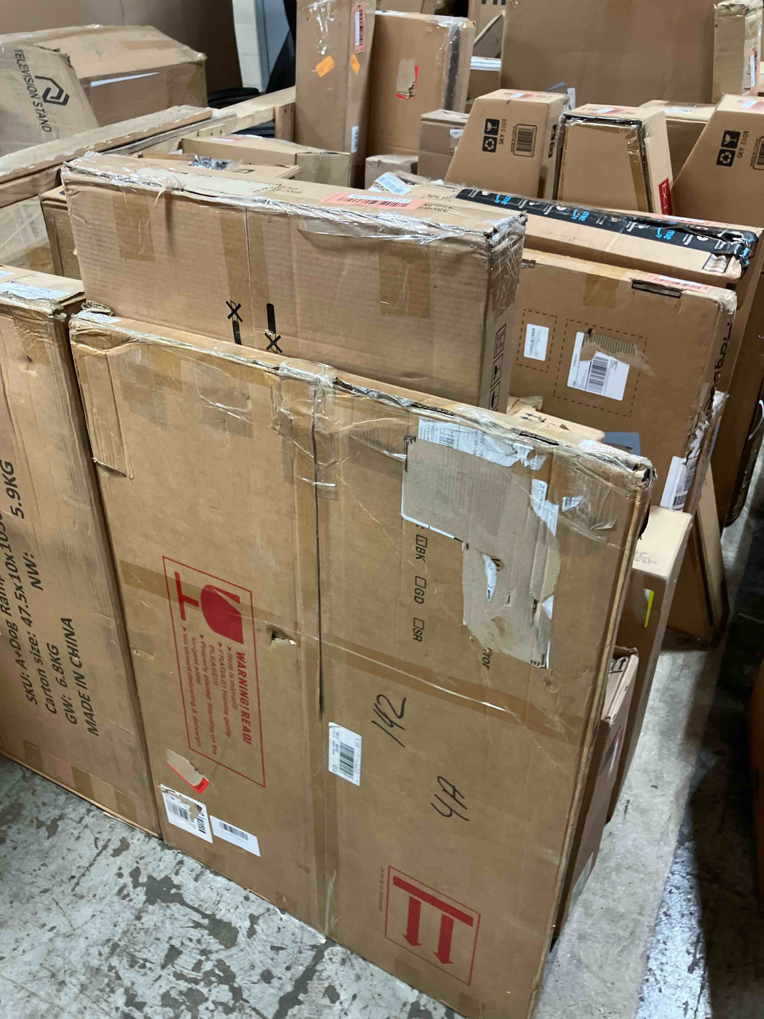 https://s3.amazonaws.com/lotting-images-prod/phillipi/RED3787728_1738177134918.jpeg