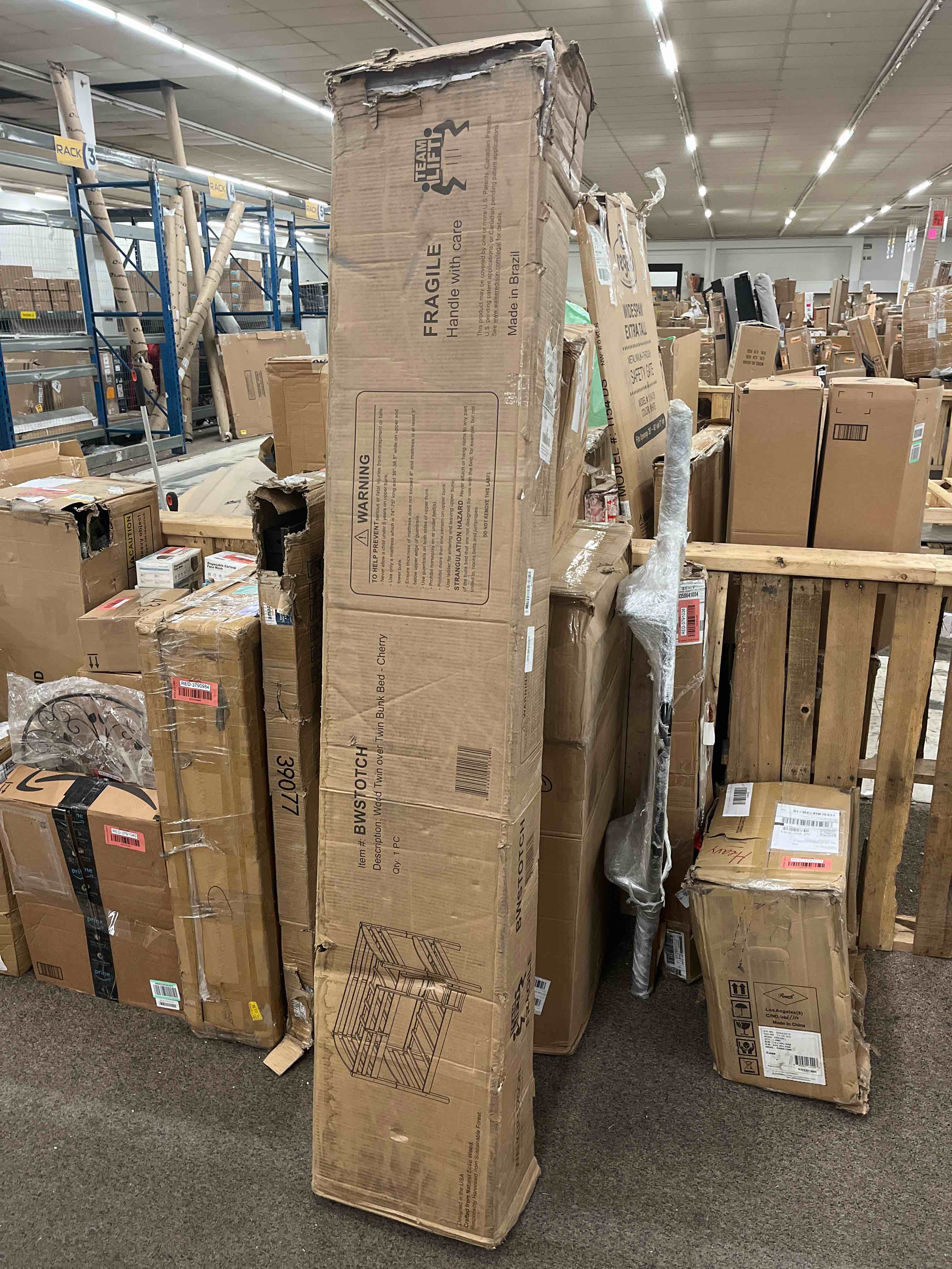 https://s3.amazonaws.com/lotting-images-prod/phillipi/RED3791036_1670952100607.jpeg