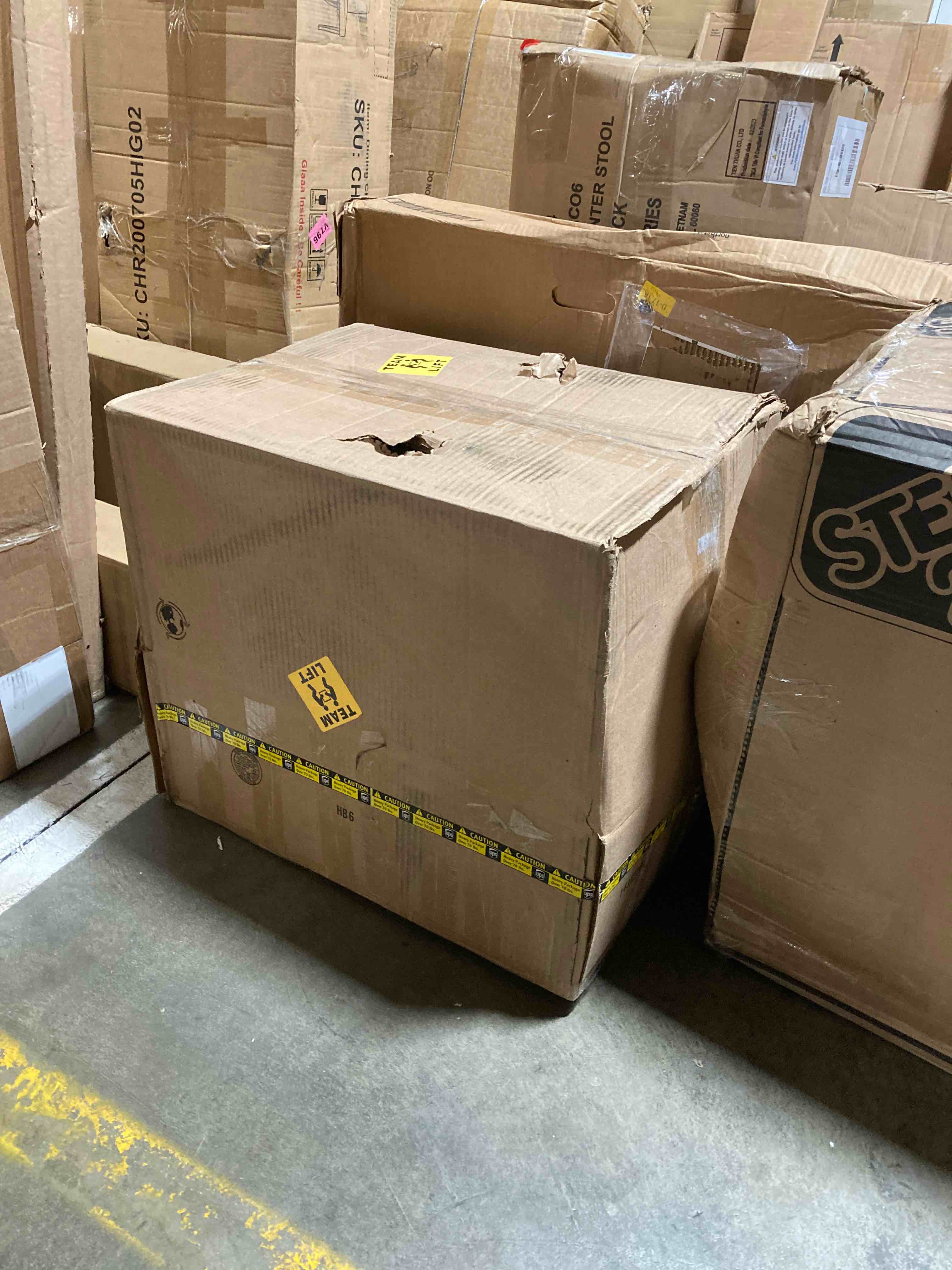 https://s3.amazonaws.com/lotting-images-prod/phillipi/RED3981302_1686840430544.jpeg