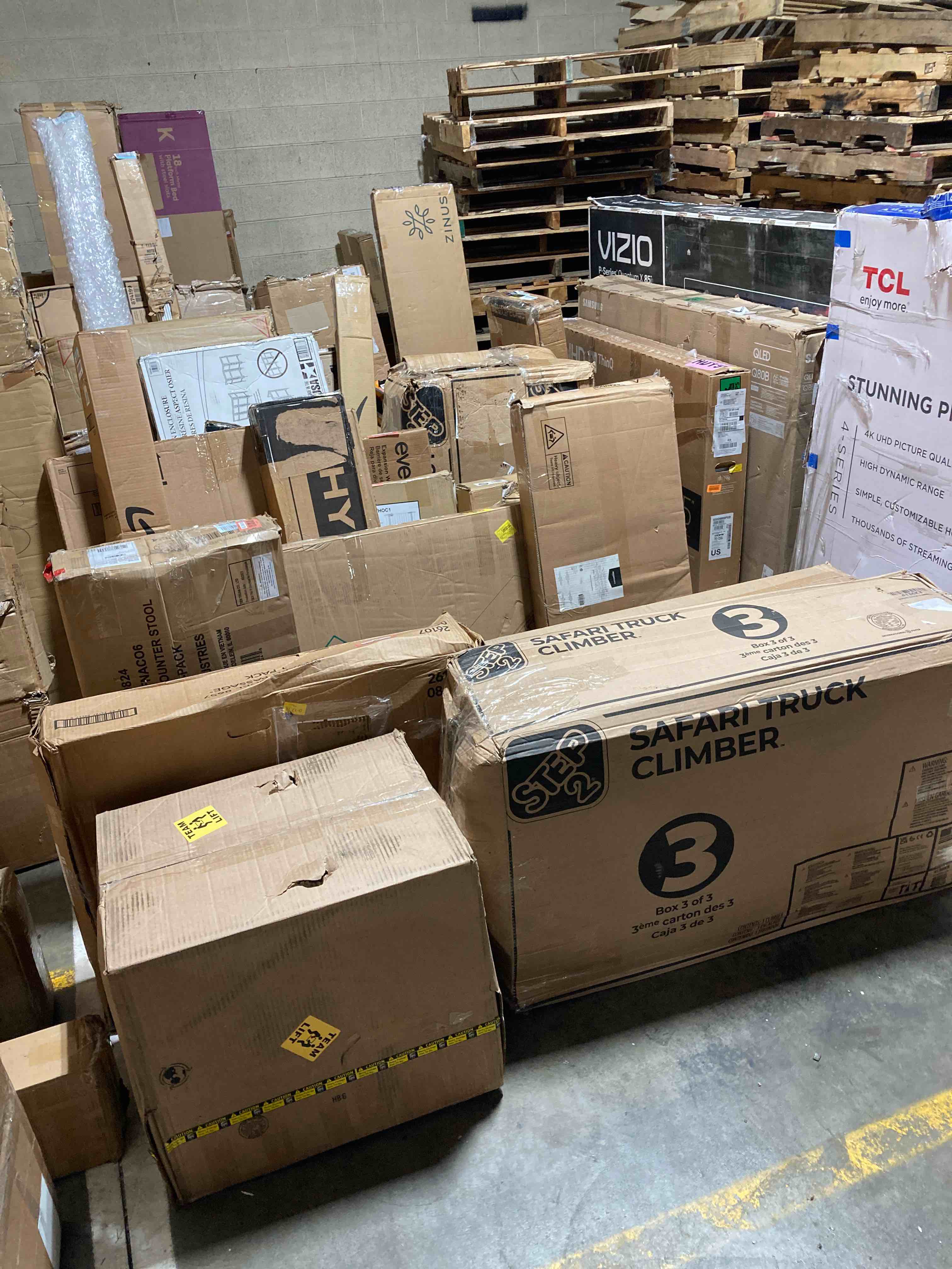 https://s3.amazonaws.com/lotting-images-prod/phillipi/RED3981302_1686840433531.jpeg