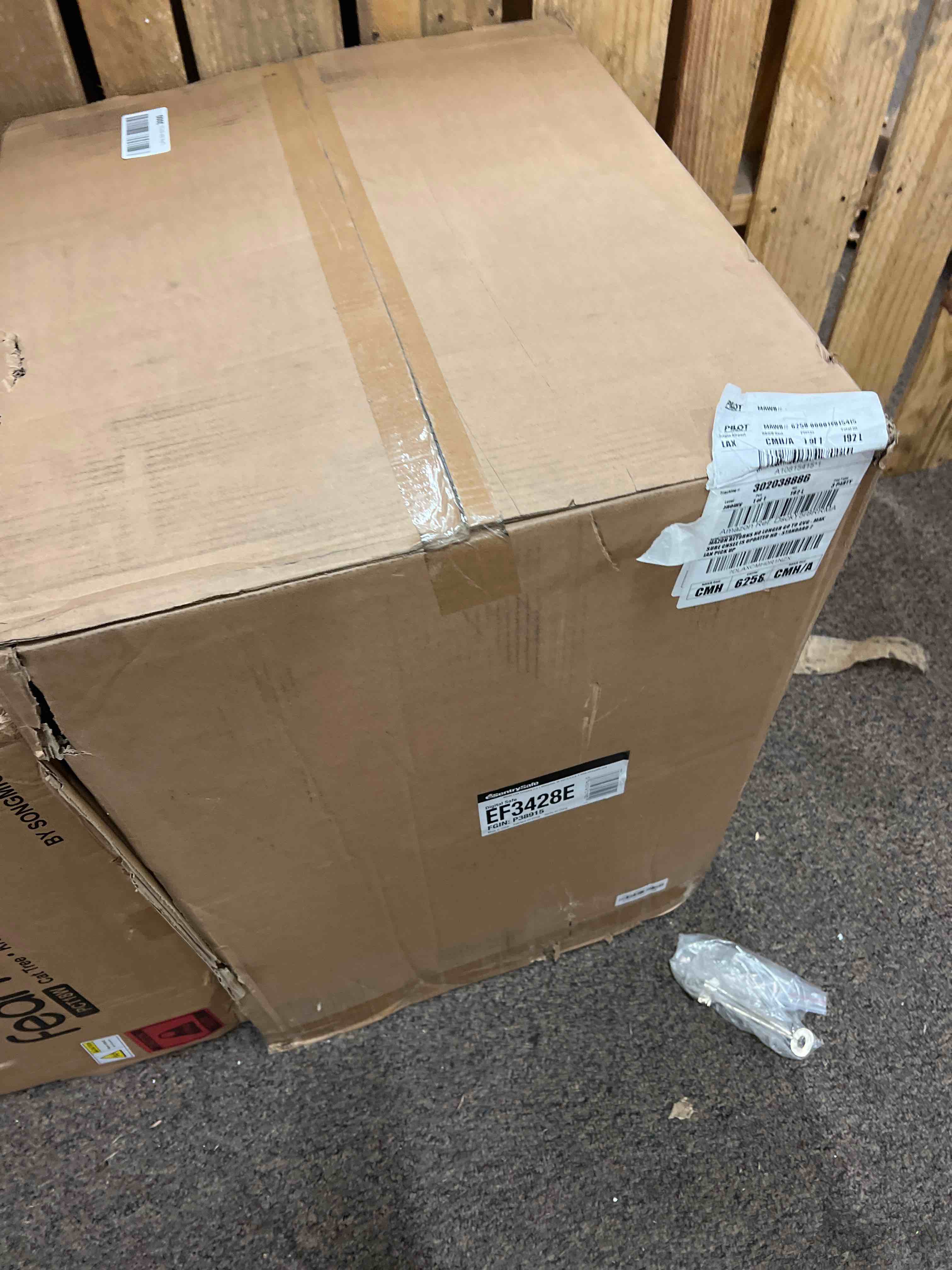 https://s3.amazonaws.com/lotting-images-prod/phillipi/RED4105849_1684419066455.jpeg