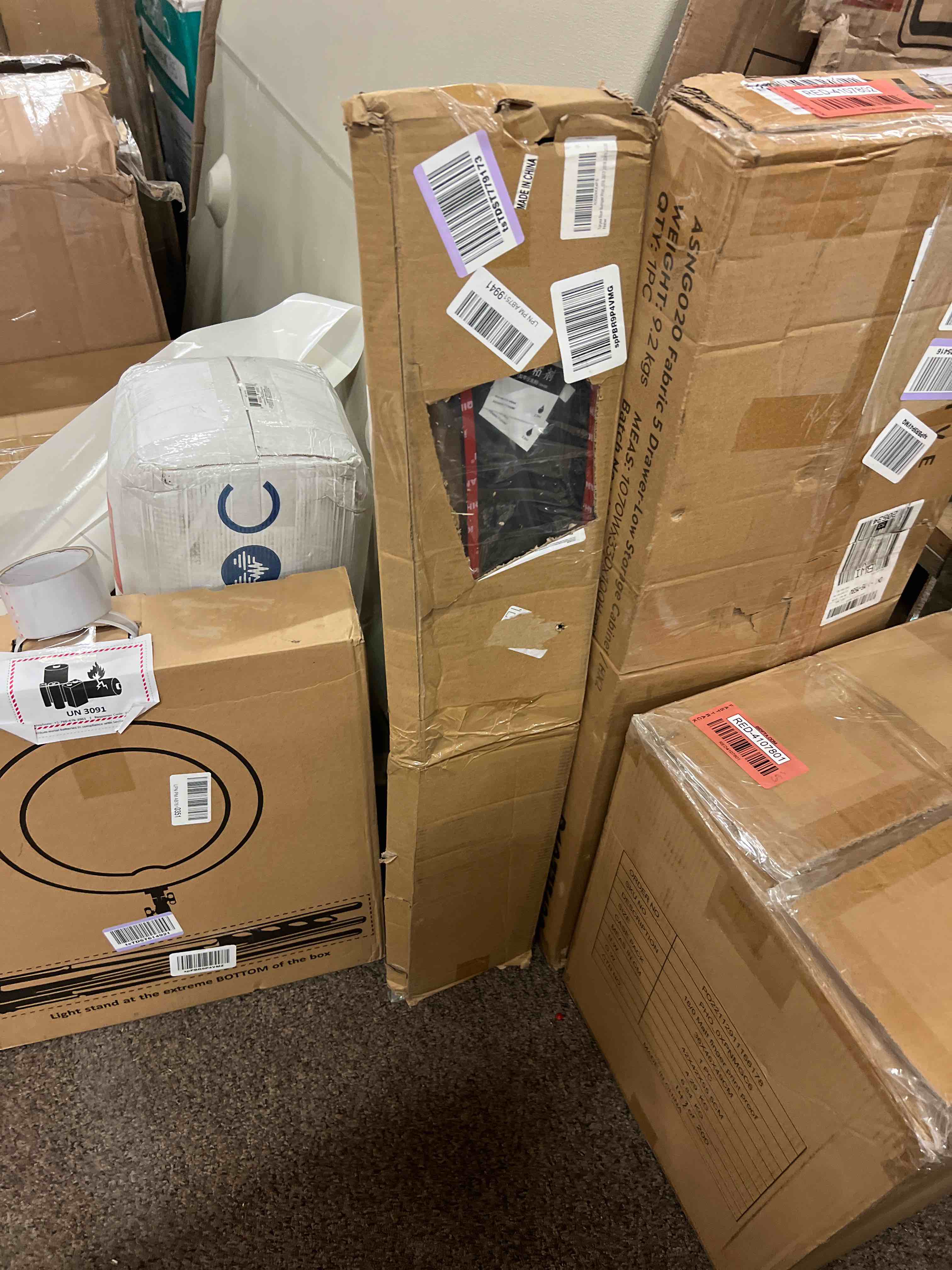 https://s3.amazonaws.com/lotting-images-prod/phillipi/RED4107803_1681388196317.jpeg