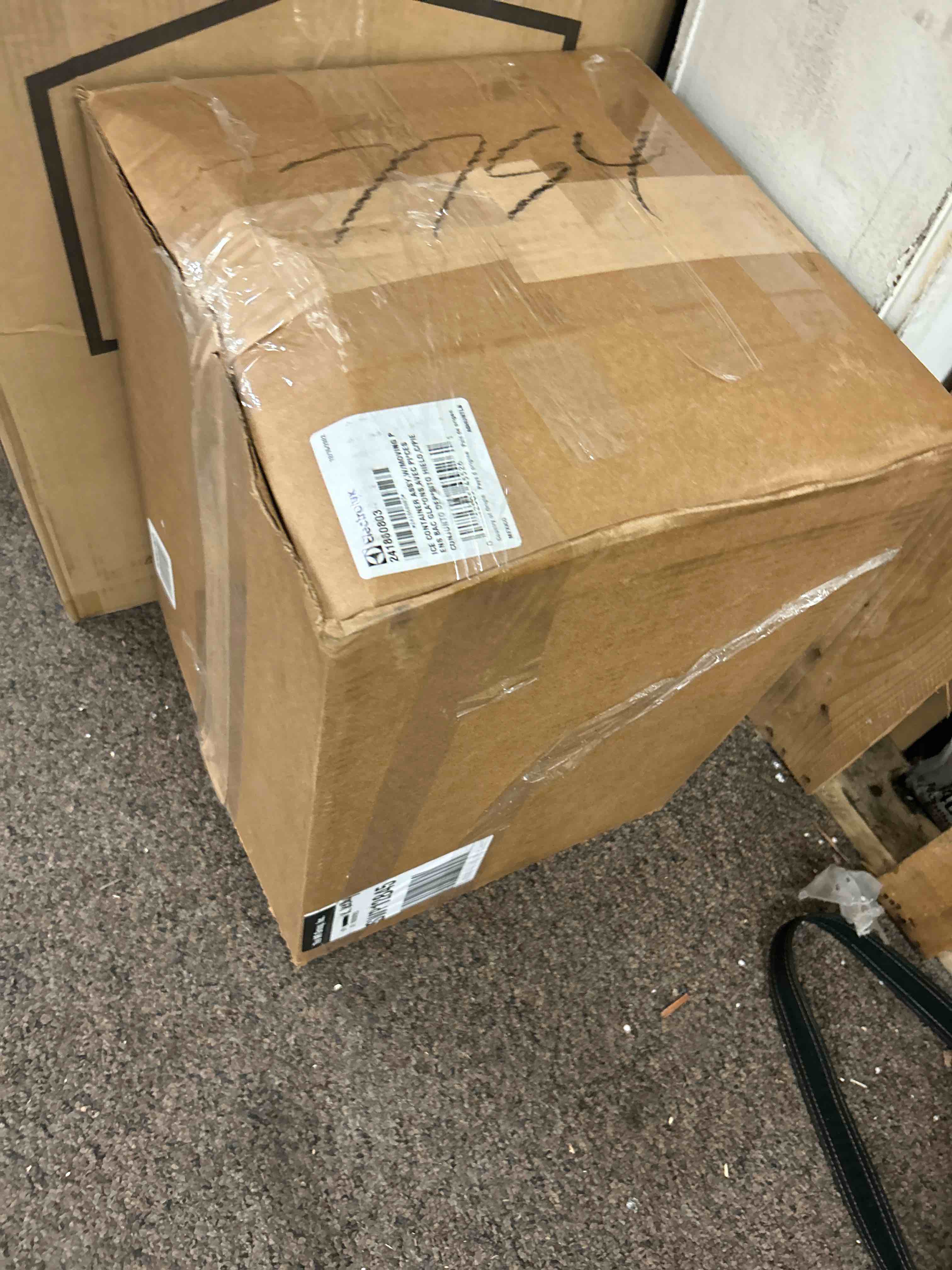 https://s3.amazonaws.com/lotting-images-prod/phillipi/RED4124664_1688065544704.jpeg