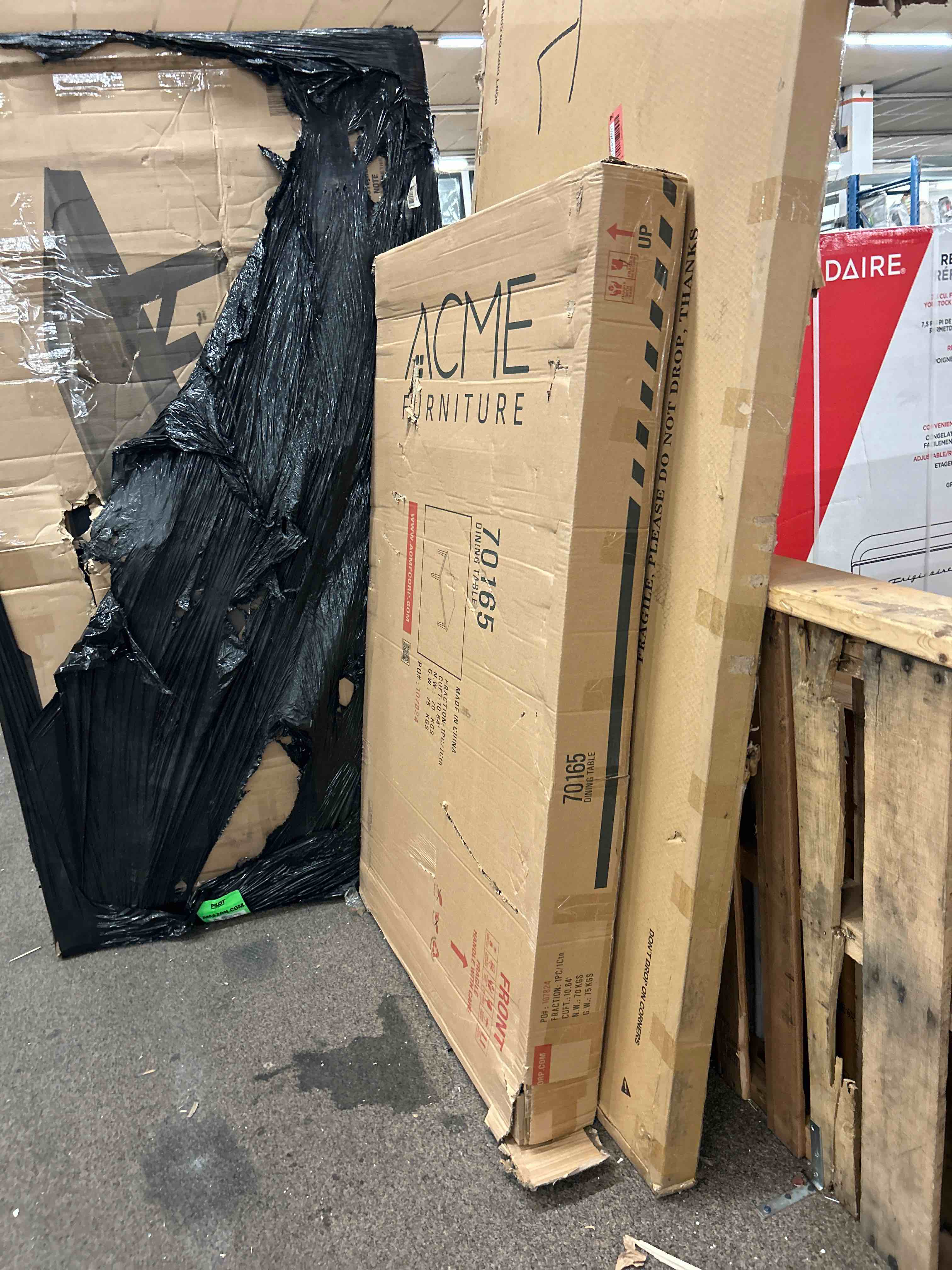 https://s3.amazonaws.com/lotting-images-prod/phillipi/RED4124695_1688043849499.jpeg