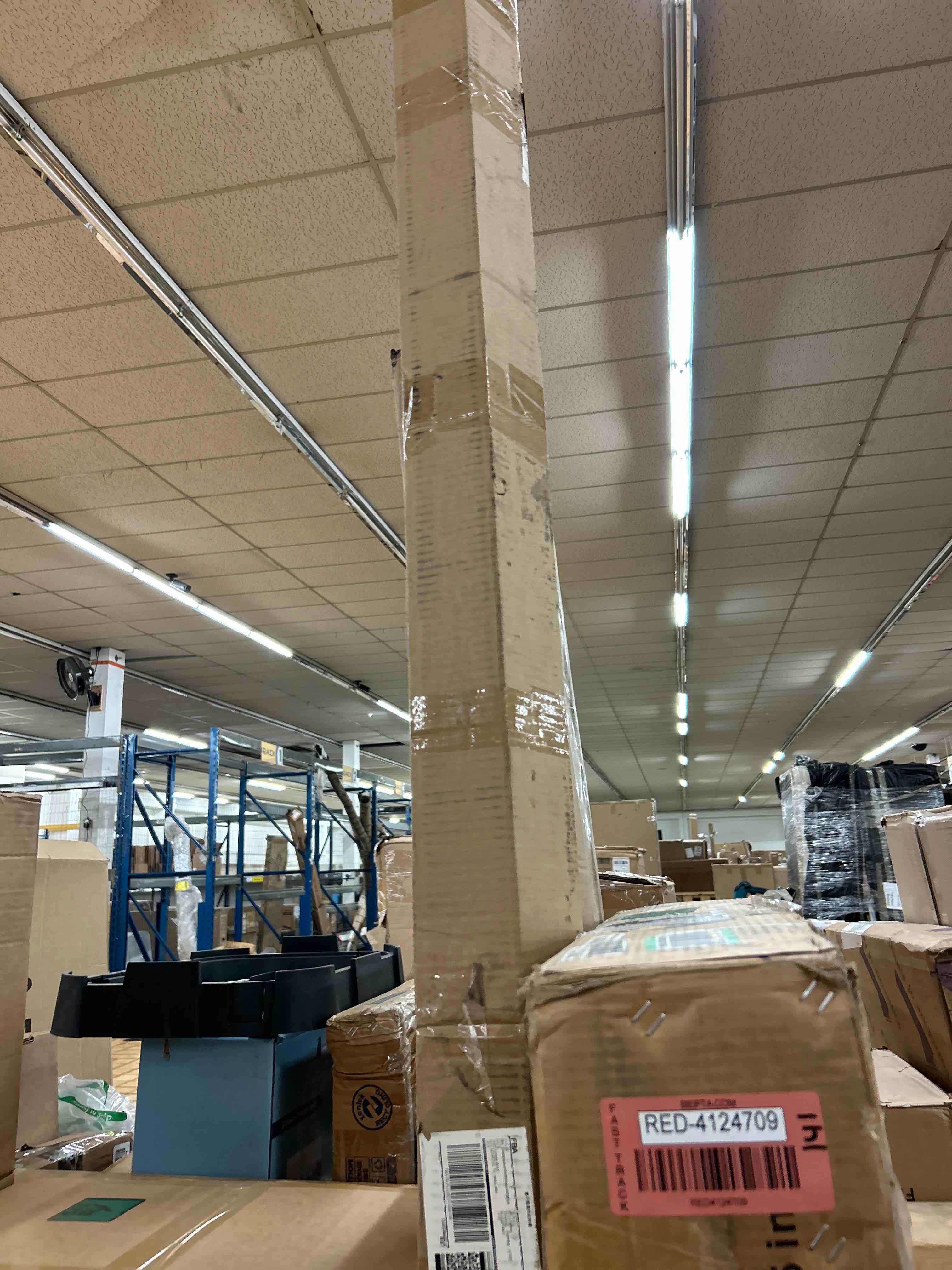 https://s3.amazonaws.com/lotting-images-prod/phillipi/RED4124708_1687872346364.jpeg