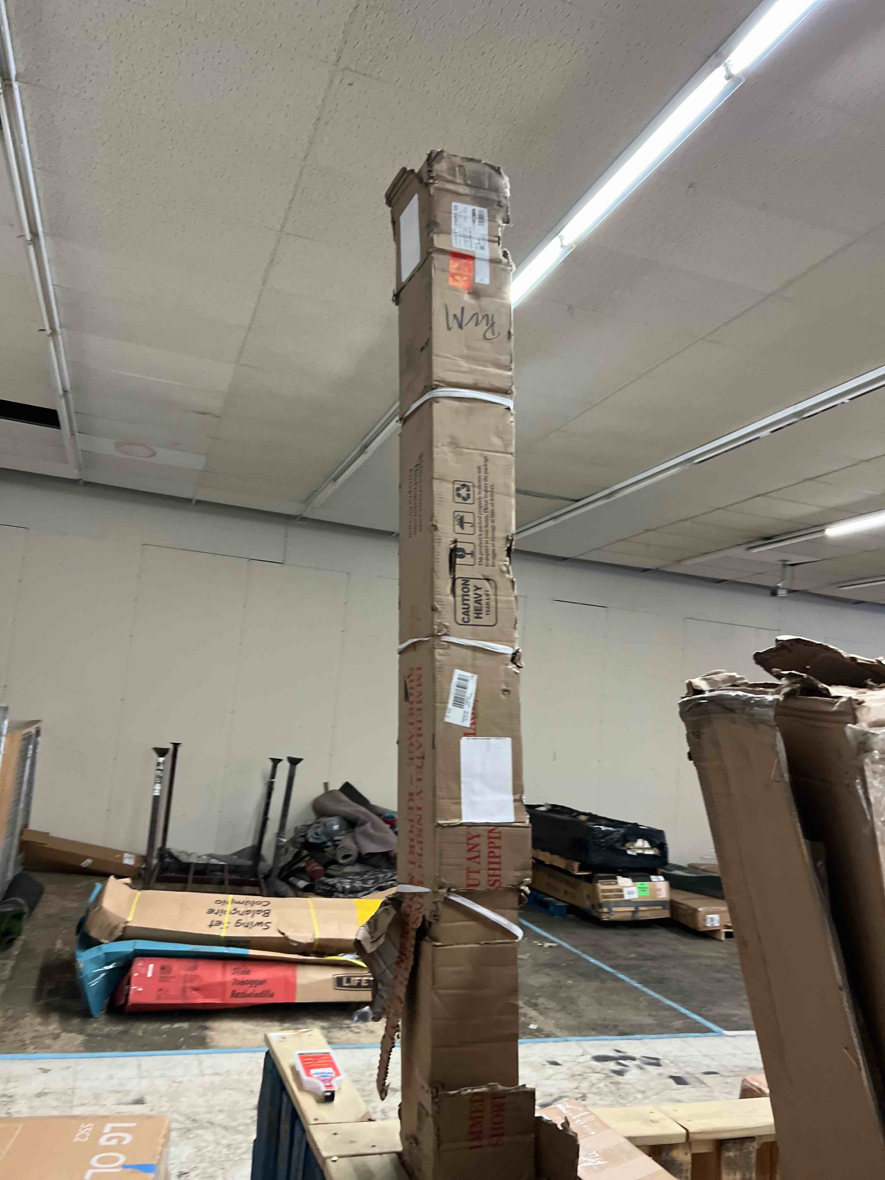 https://s3.amazonaws.com/lotting-images-prod/phillipi/RED4126719_1690383668974.jpeg