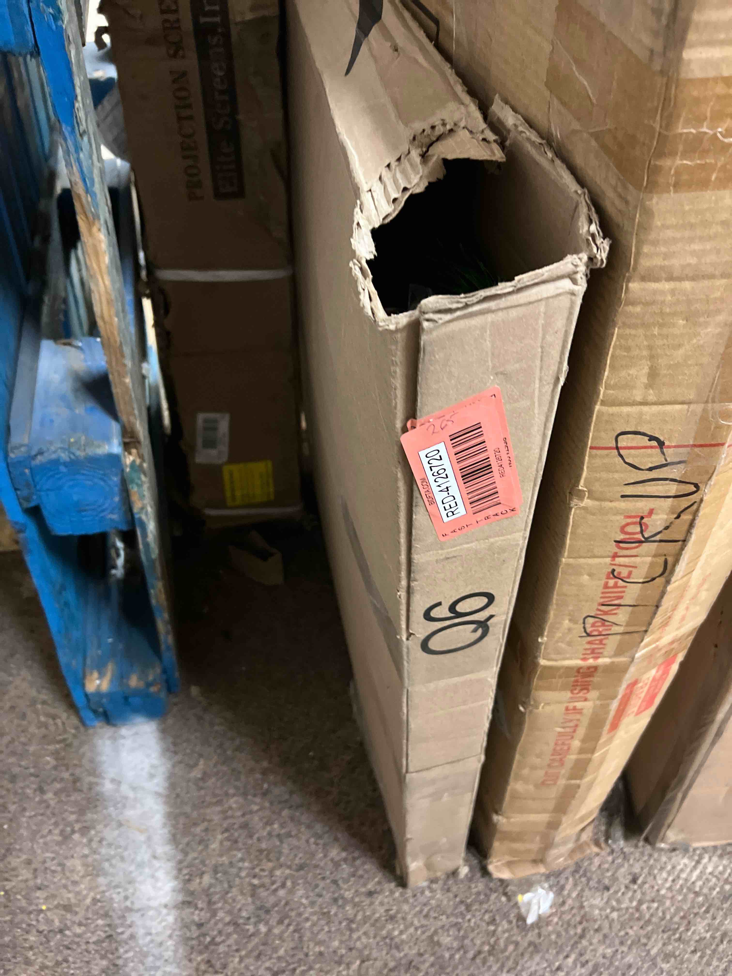 https://s3.amazonaws.com/lotting-images-prod/phillipi/RED4126720_1690383863921.jpeg