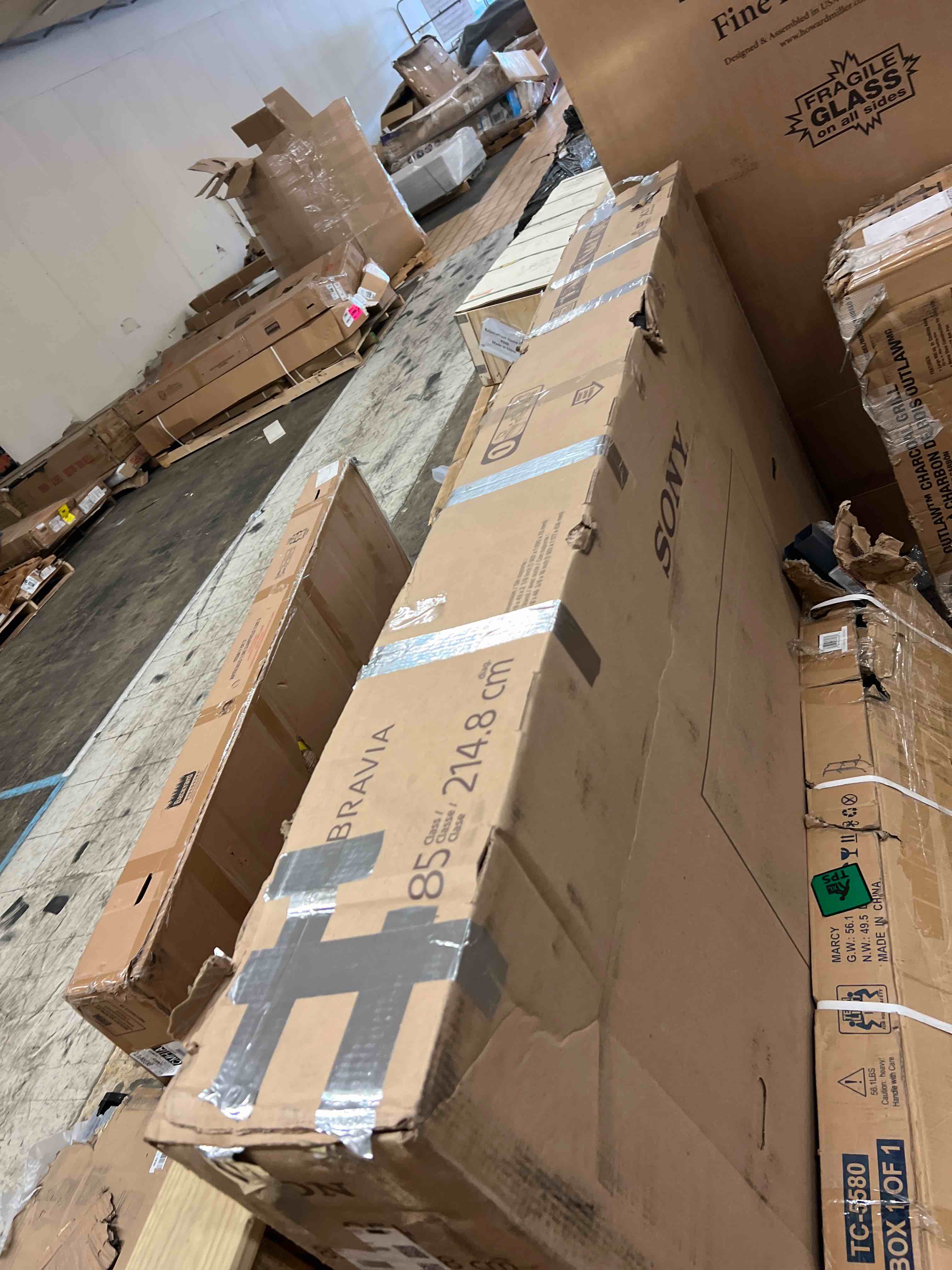 https://s3.amazonaws.com/lotting-images-prod/phillipi/RED4126723_1690384131298.jpeg
