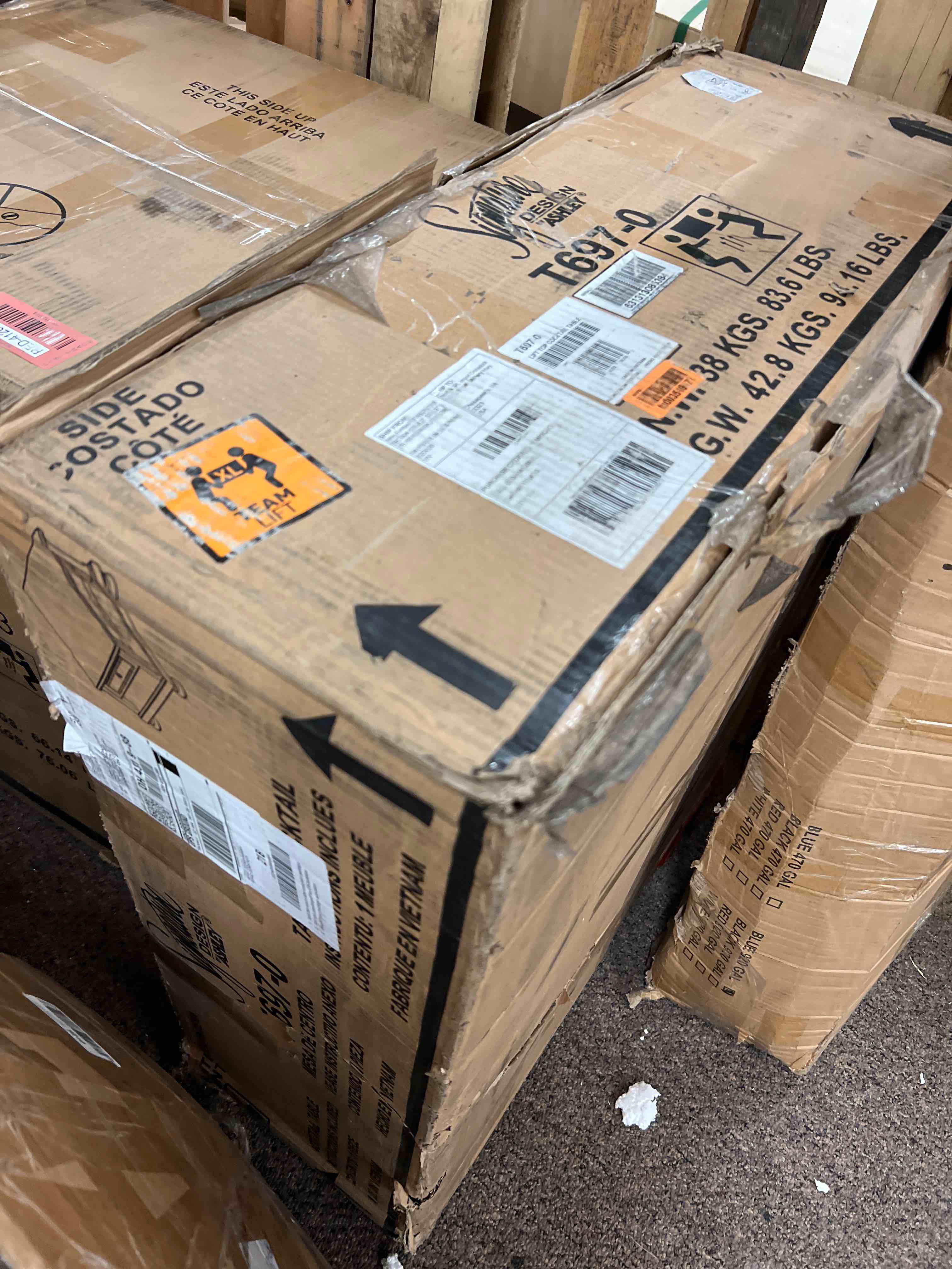 https://s3.amazonaws.com/lotting-images-prod/phillipi/RED4126730_1690384418714.jpeg