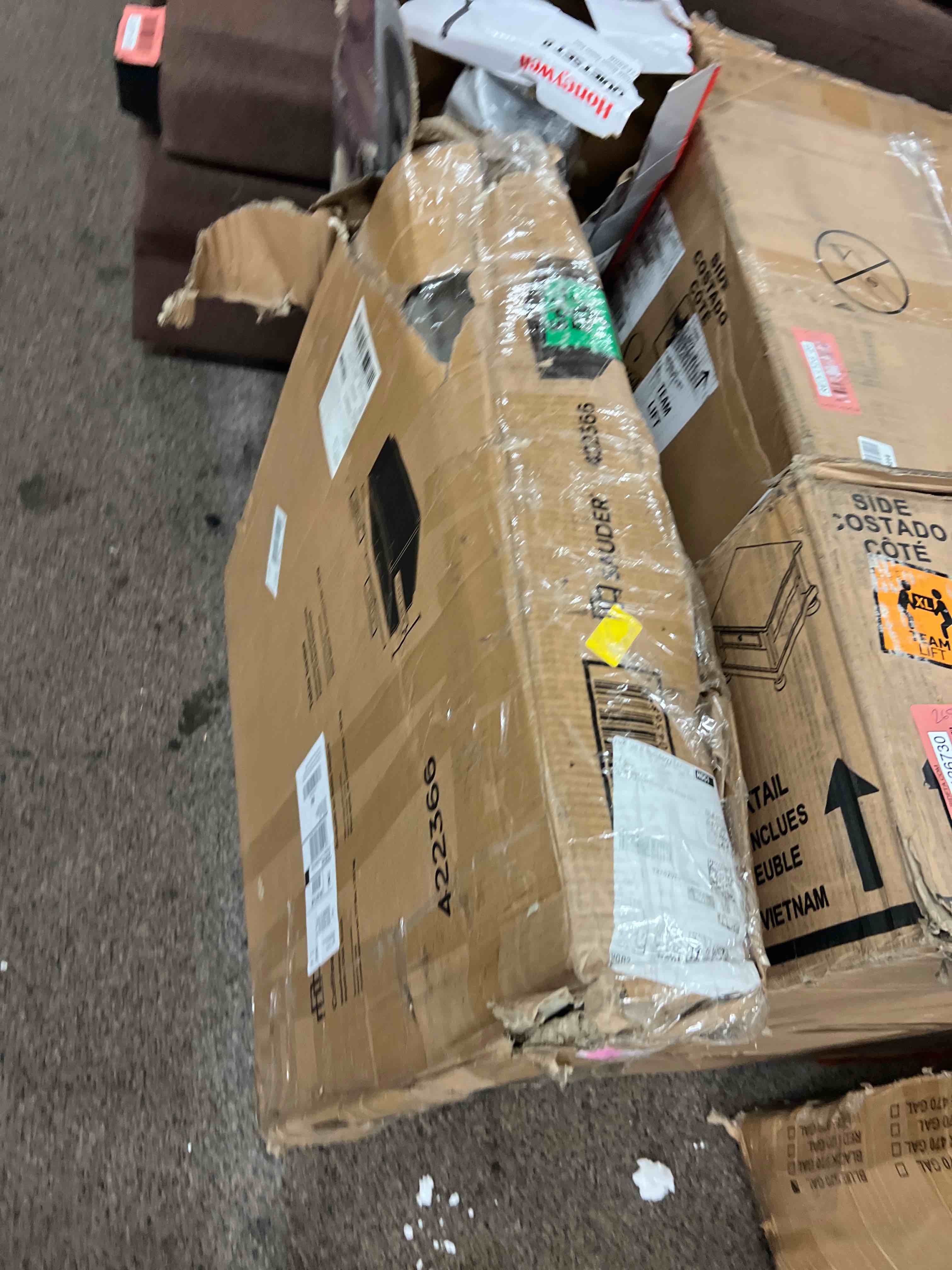 https://s3.amazonaws.com/lotting-images-prod/phillipi/RED4126731_1690384460113.jpeg