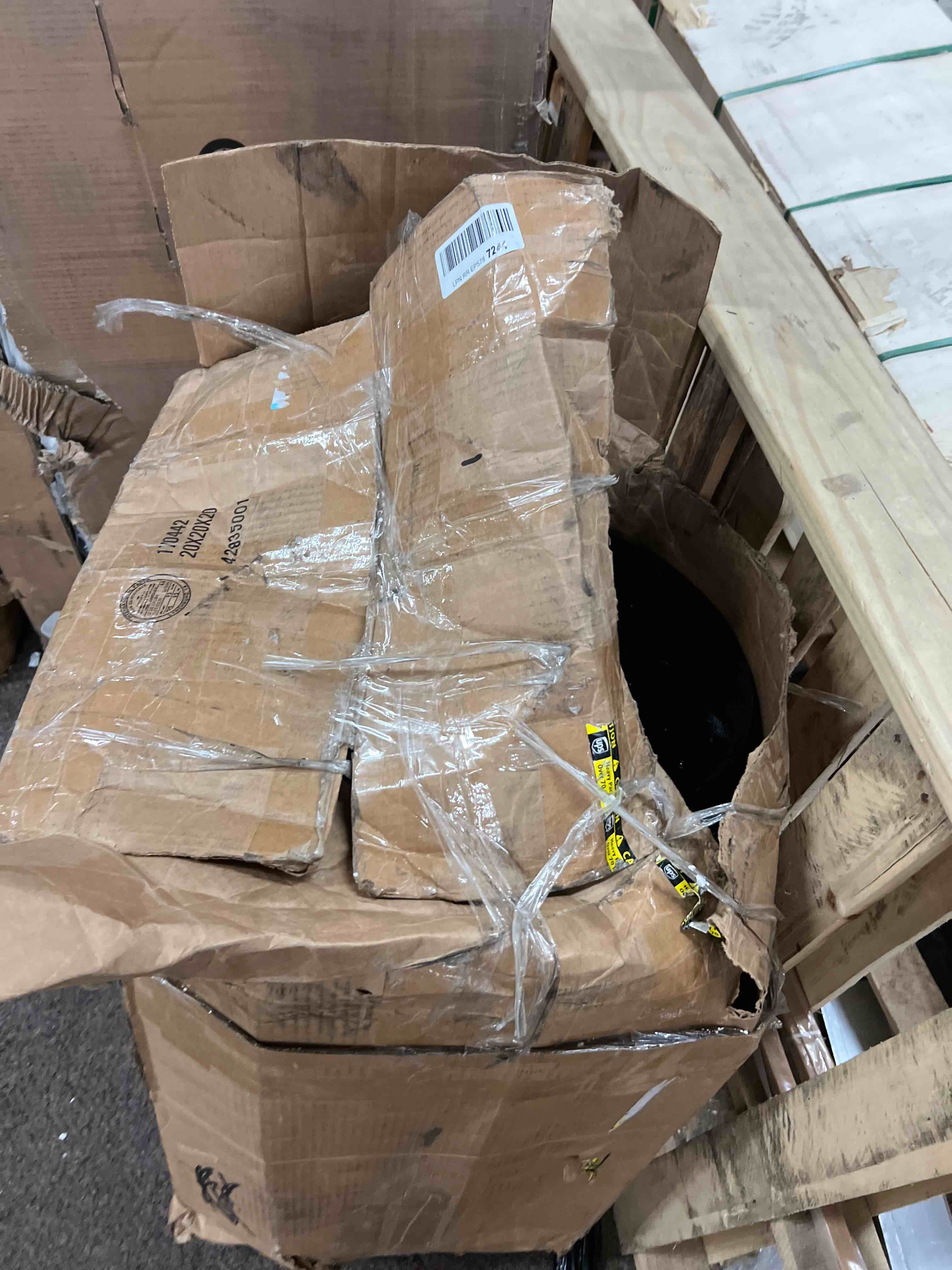 https://s3.amazonaws.com/lotting-images-prod/phillipi/RED4126734_1690384799423.jpeg