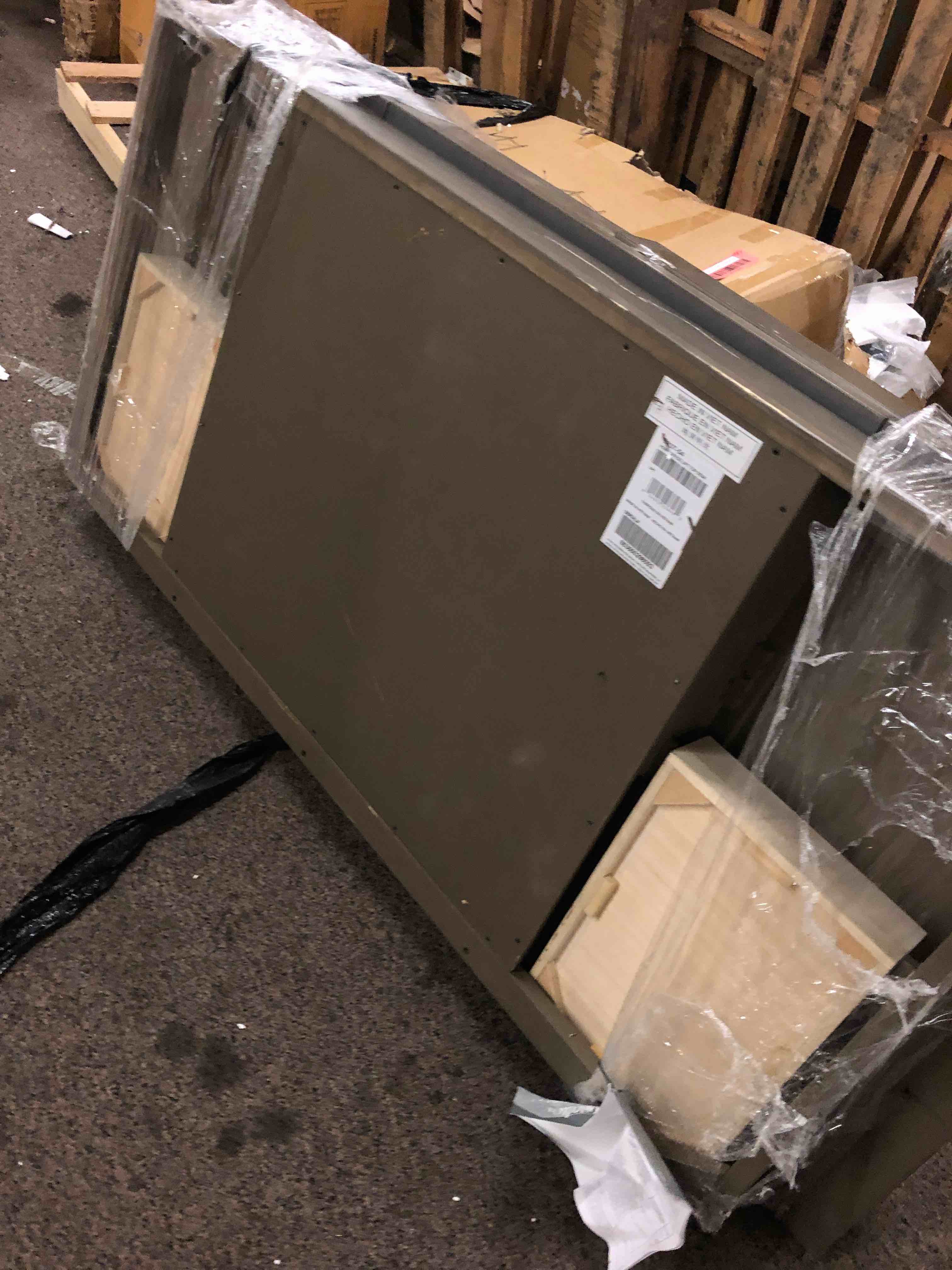 https://s3.amazonaws.com/lotting-images-prod/phillipi/RED4126904_1690572080087.jpeg